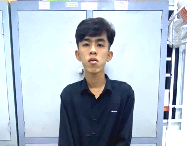 Quen bạn trai qua Zalo, b&eacute; g&aacute;i 15 tuổi bị dụ dỗ giao cấu nhiều lần - Ảnh 1.