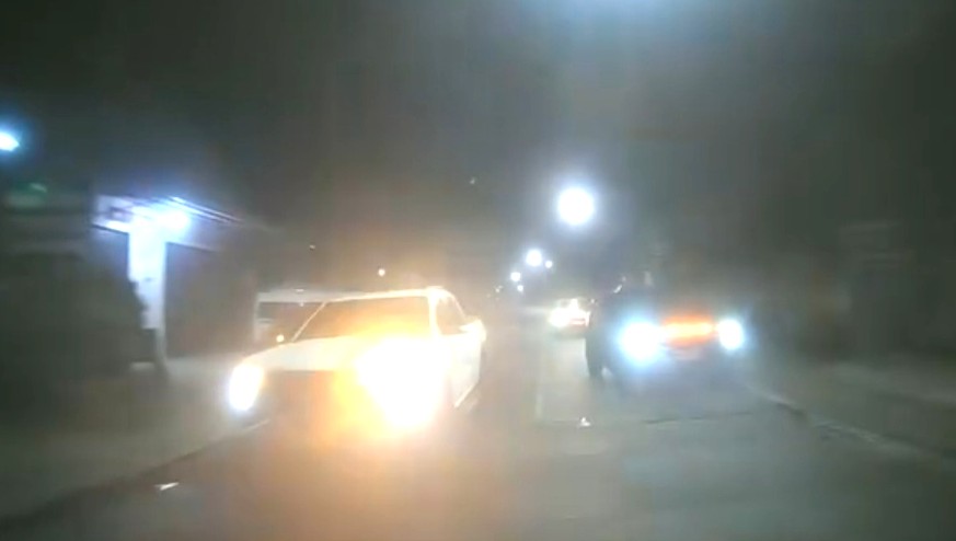 Đồng Tháp: Kinh hoàng cảnh 3 xe bán tải rượt đuổi, hành hung người trong đêm - Ảnh 2.