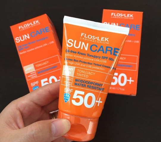 Top 7 kem chống nắng cho da mụn th&ocirc;ng tho&aacute;ng, kh&ocirc;ng g&acirc;y b&iacute;t tắc ng&agrave;y h&egrave;- Ảnh 11.