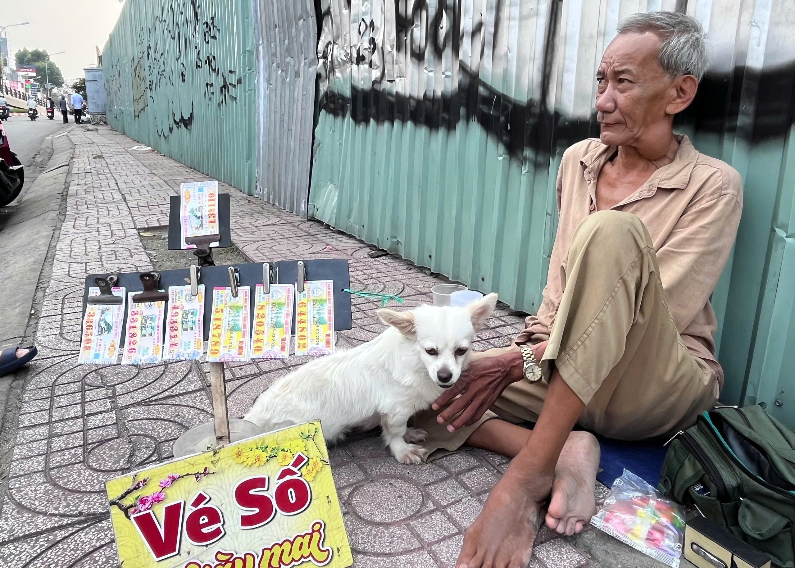 Vòng xoáy 'mua đứt bán đoạn vé số': Công ty xổ số cũng khổ tâm?- Ảnh 2.