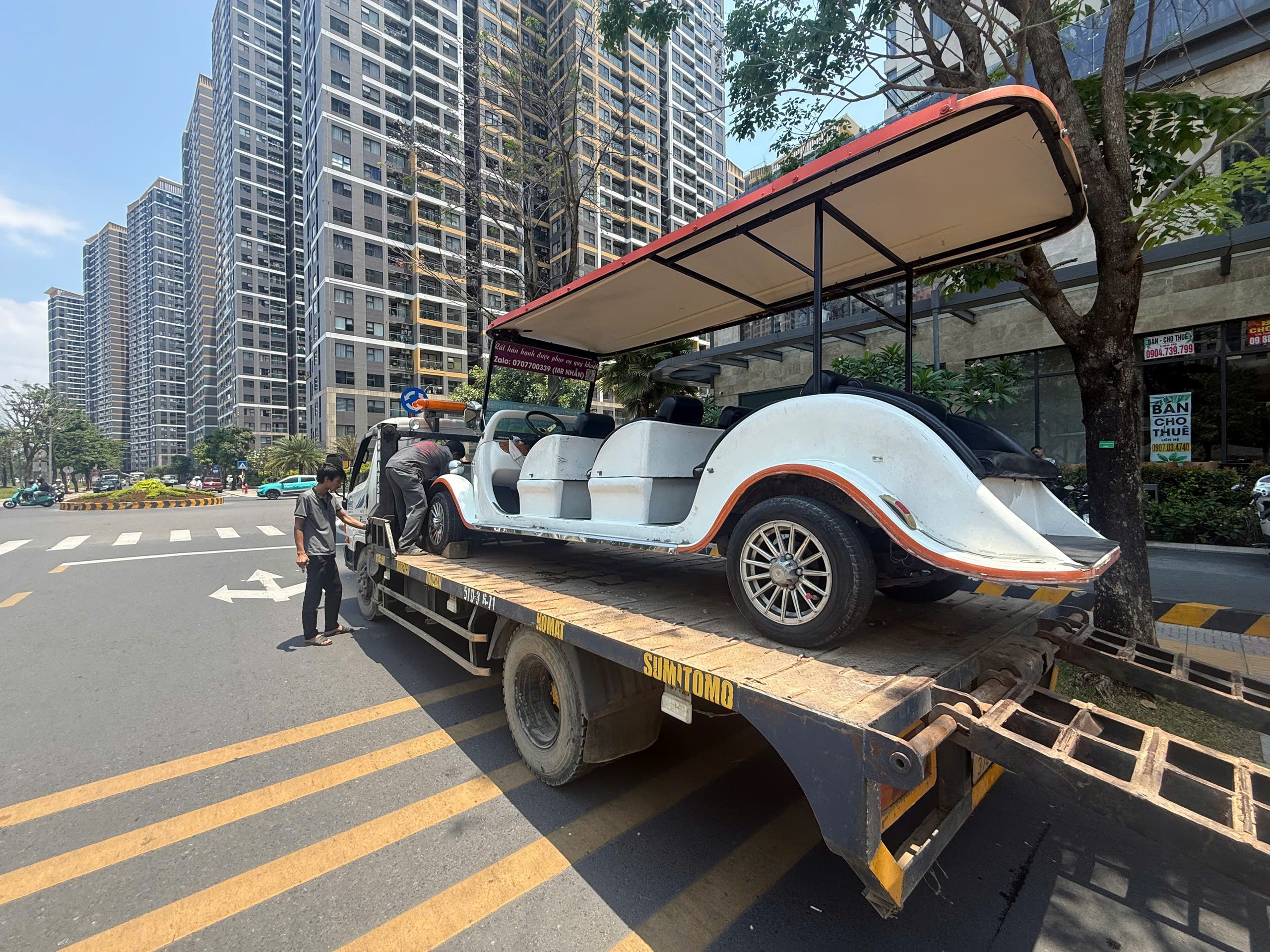 Xử lý xe điện du lịch ‘3 không’ tự ý chở khách trong khu dân cư TP.HCM - Ảnh 3.