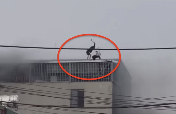 Nam sinh x&ocirc;ng v&agrave;o đ&aacute;m ch&aacute;y cứu 5 người ở H&agrave; Nội: 'T&ocirc;i kh&ocirc;ng phải người h&ugrave;ng'- Ảnh 6.