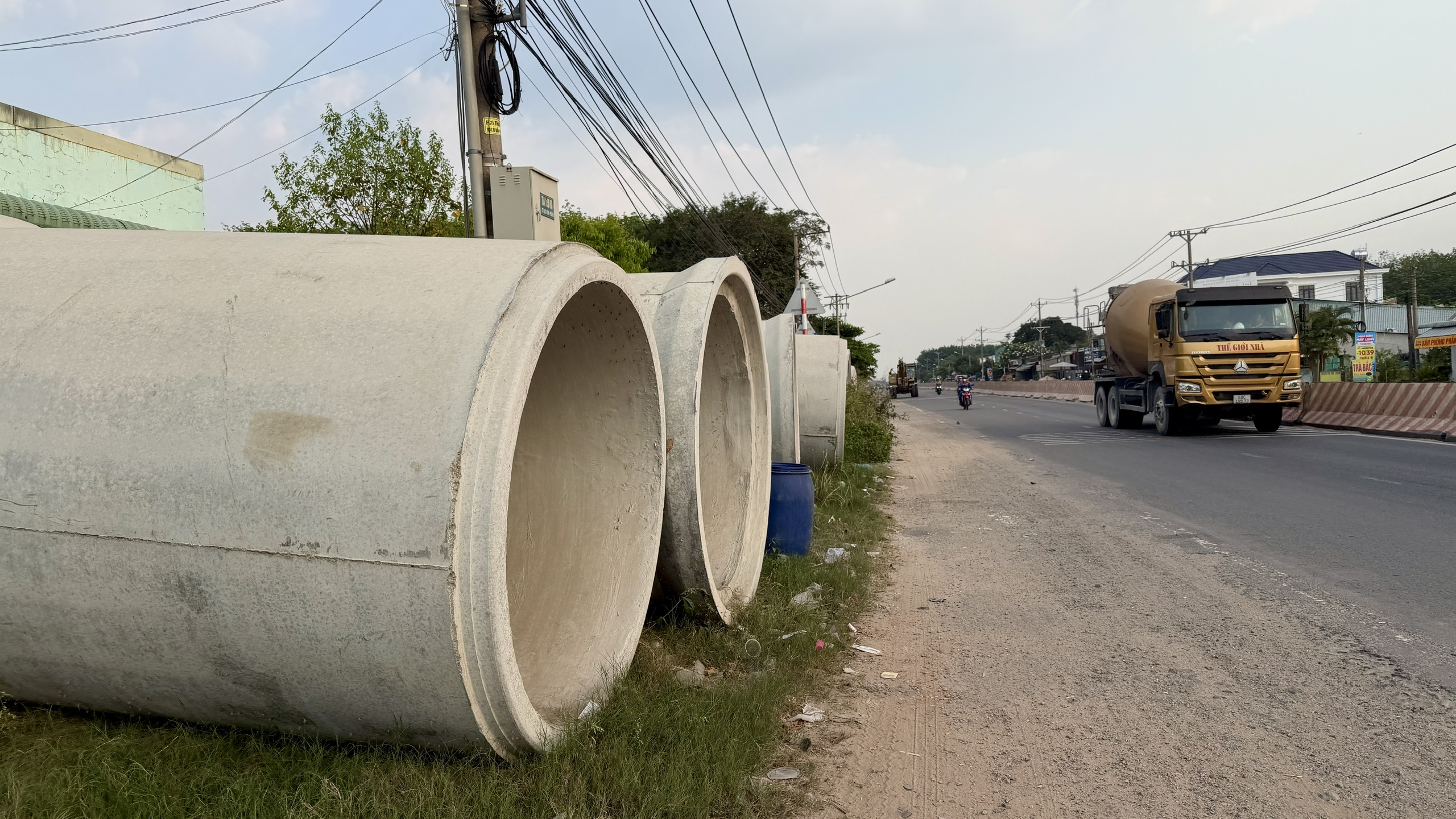 TP.HCM: V&igrave; sao nhiều hộ d&acirc;n 15 năm chưa nhận tiền bồi thường giải tỏa đường ĐT.744? - Ảnh 2.