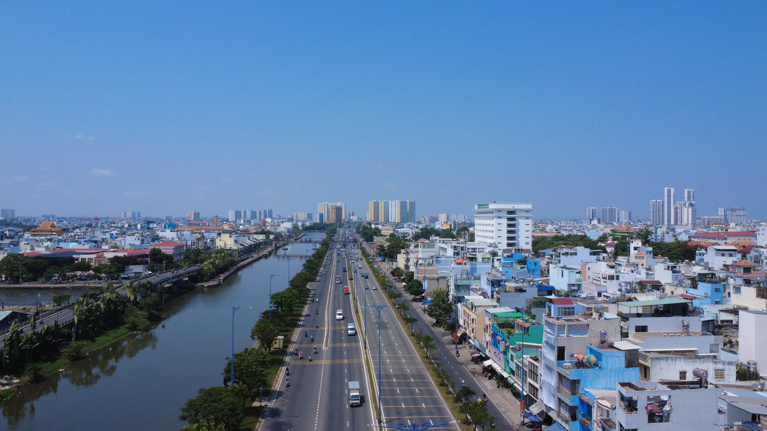 TP.HCM triển khai dự &aacute;n cầu đường B&igrave;nh Ti&ecirc;n, người d&acirc;n mong sớm tho&aacute;t cảnh đi v&ograve;ng - Ảnh 1.