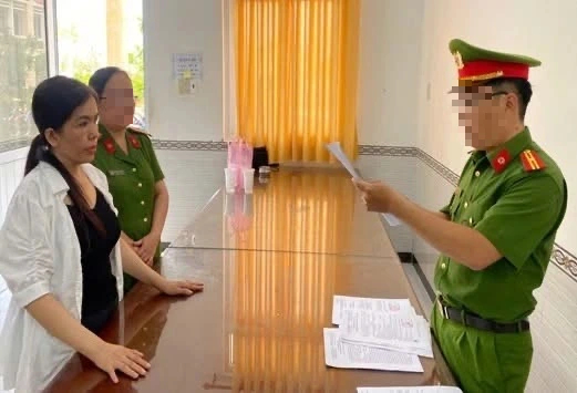 Chủ hụi Nguyễn Bạch V&acirc;n ở C&agrave; Mau bị bắt v&igrave; lừa đảo hơn 2 tỉ đồng - Ảnh 1.