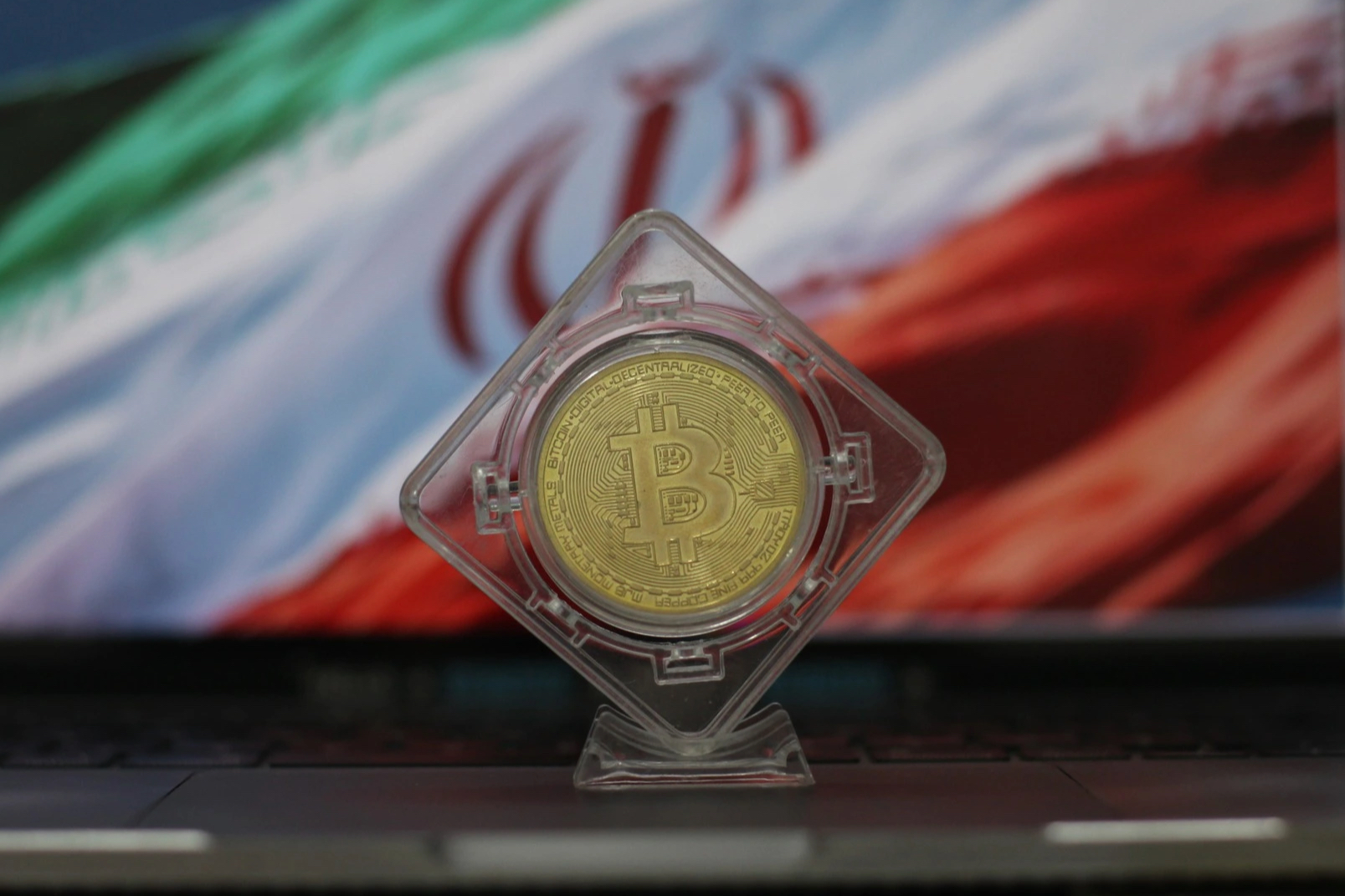 Giá Bitcoin hôm nay 25.3.2026: Tiền mặt là 'vua', BTC có nguy cơ chạm đáy 40.000 USD - Ảnh 1.