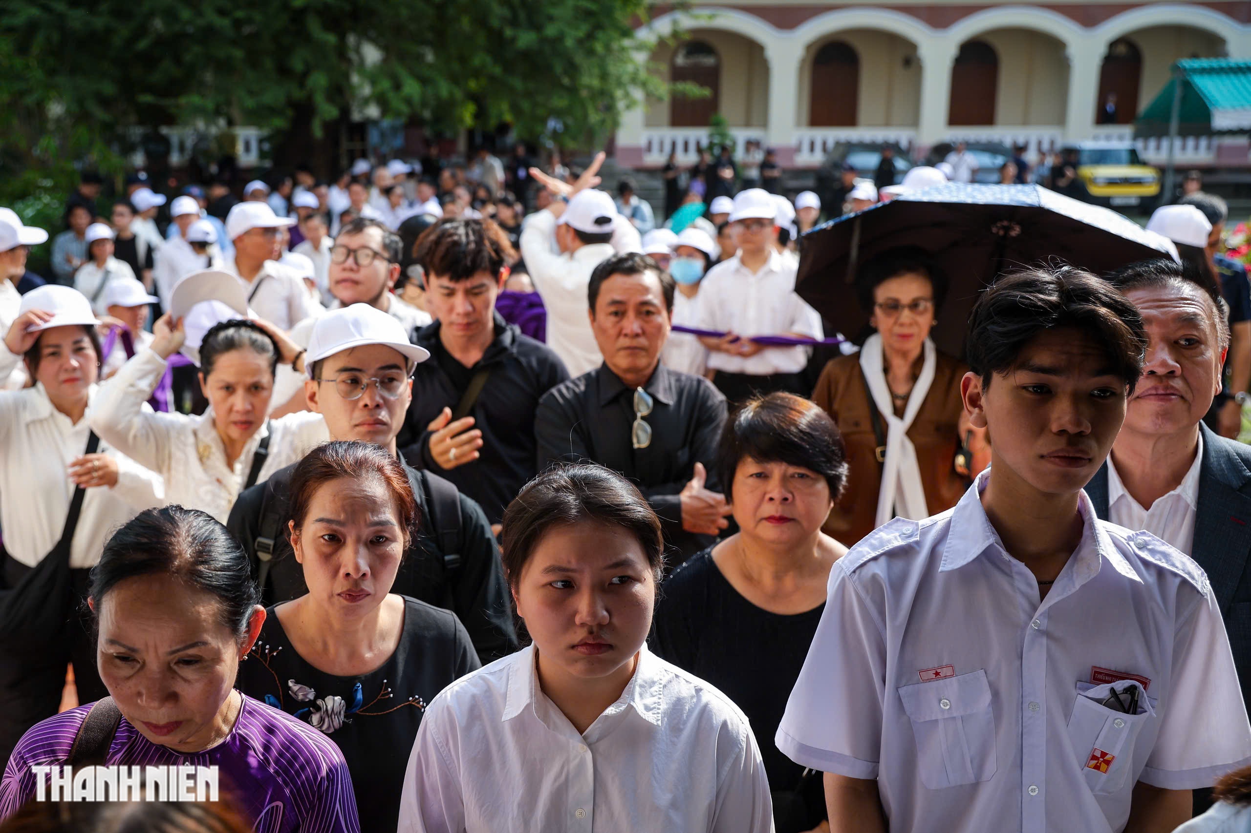 Gi&aacute;o d&acirc;n đến viếng Đức Hồng y Gioan Baotixita Phạm Minh Mẫn- Ảnh 7.