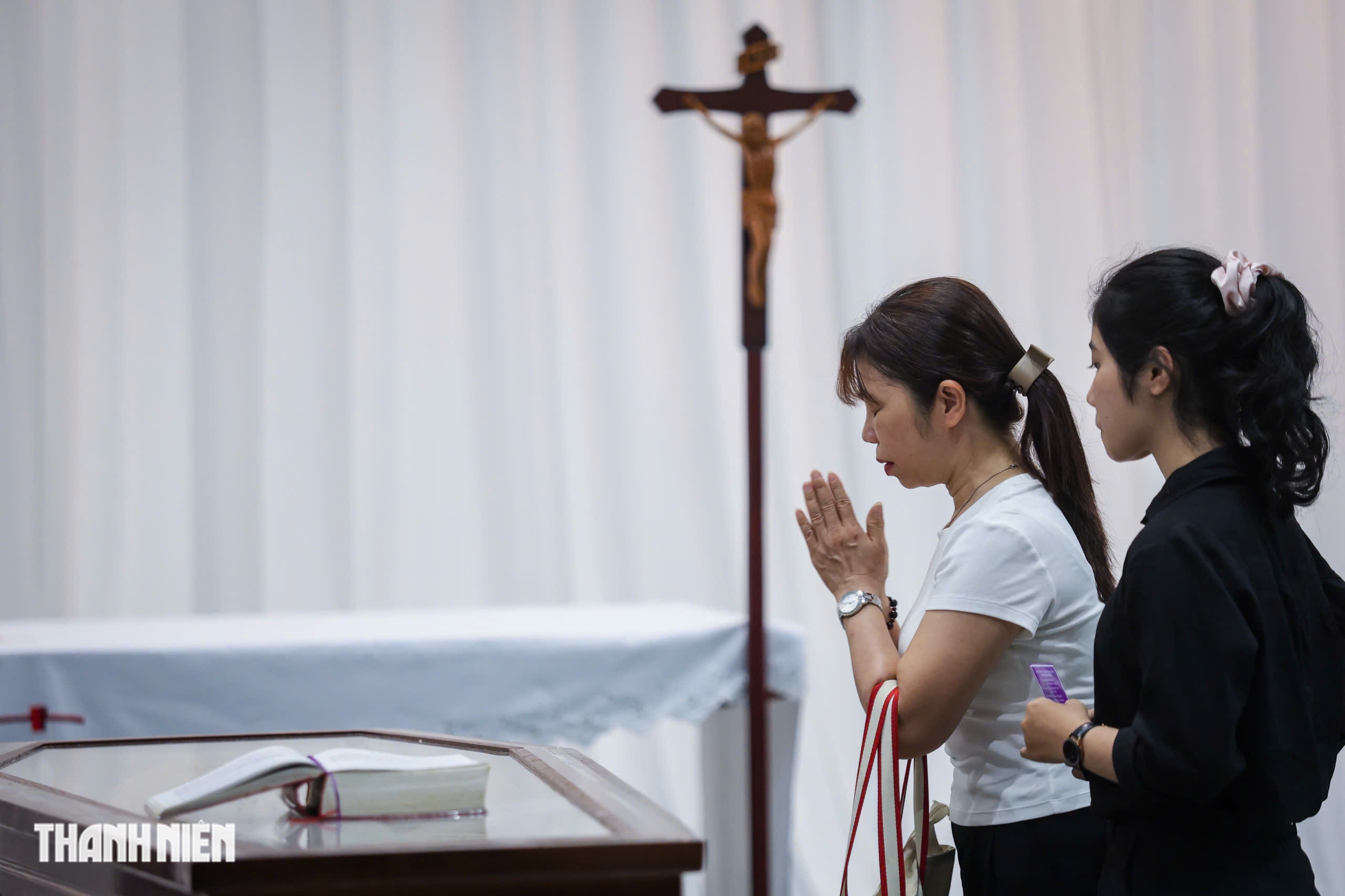 Gi&aacute;o d&acirc;n đến viếng Đức Hồng y Gioan Baotixita Phạm Minh Mẫn- Ảnh 5.