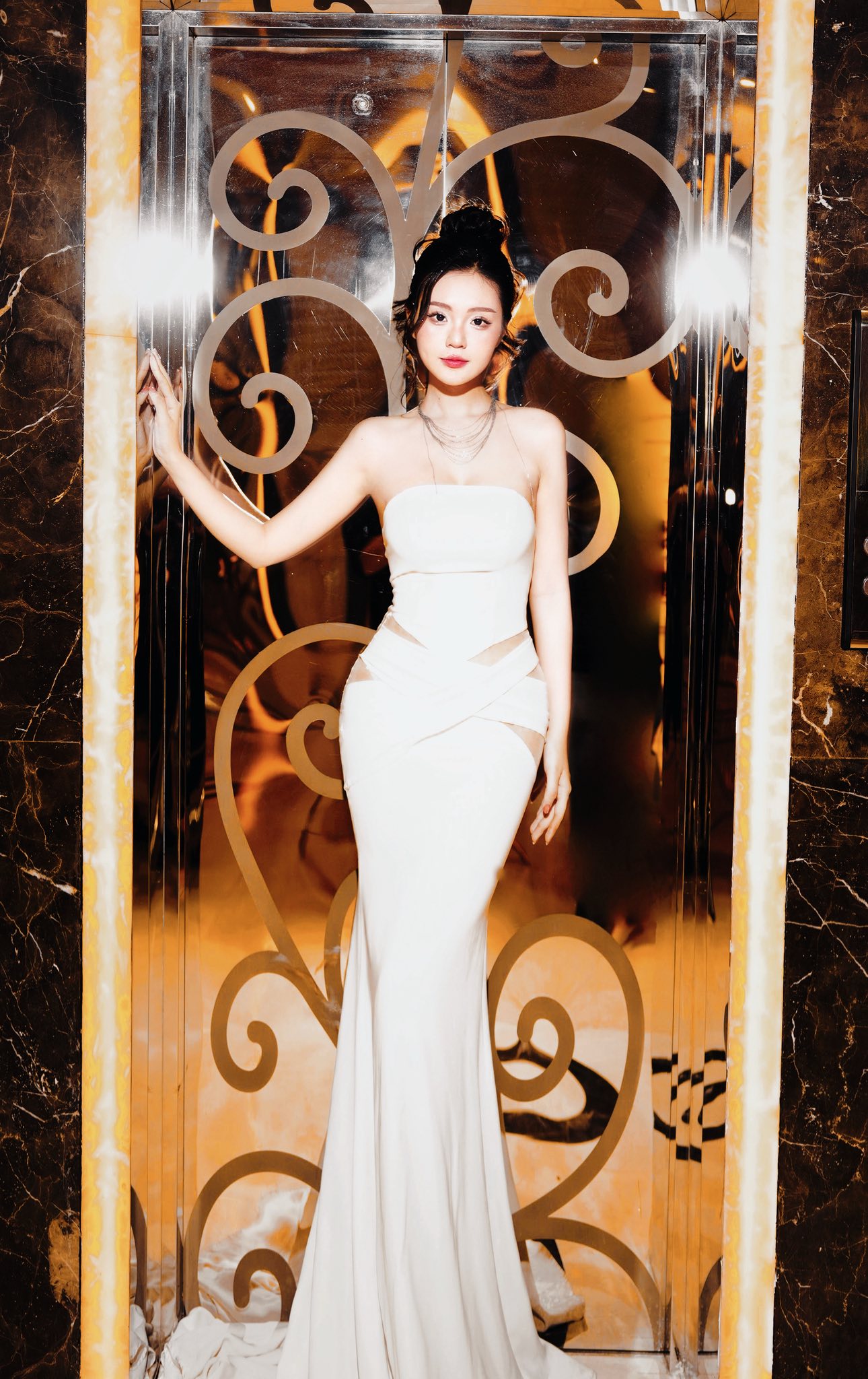 - Ảnh 1. Nhan sắc MC song ngữ vào top 20 Miss World Vietnam - Ảnh 1.