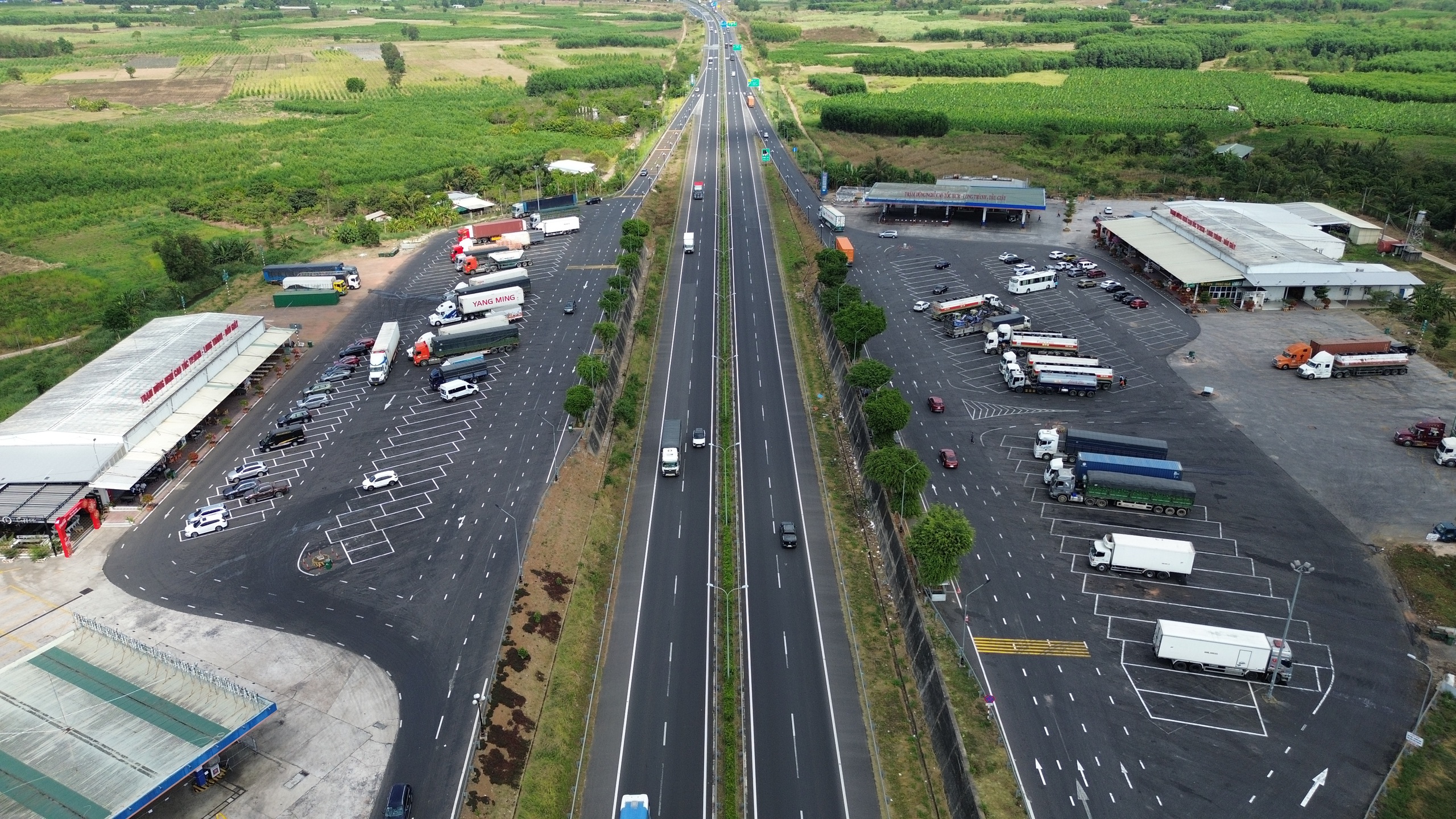 Hoãn xét xử tranh chấp 2 cây xăng trên cao tốc Long Thành - Dầu Giây  - Ảnh 1.