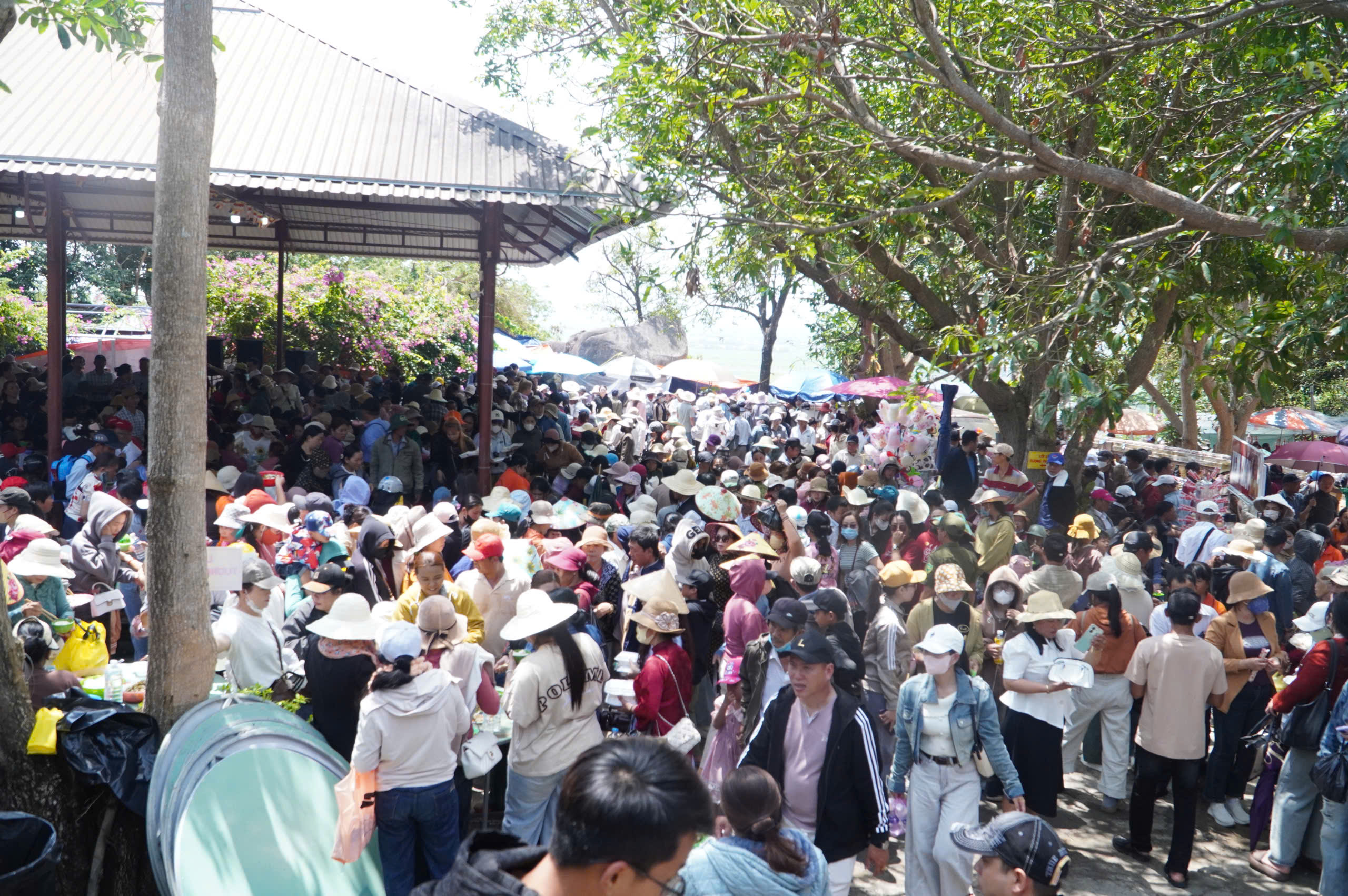 Gia Lai tính trước kịch bản 'vỡ trận' khi khách du lịch tăng đột biến- Ảnh 2.