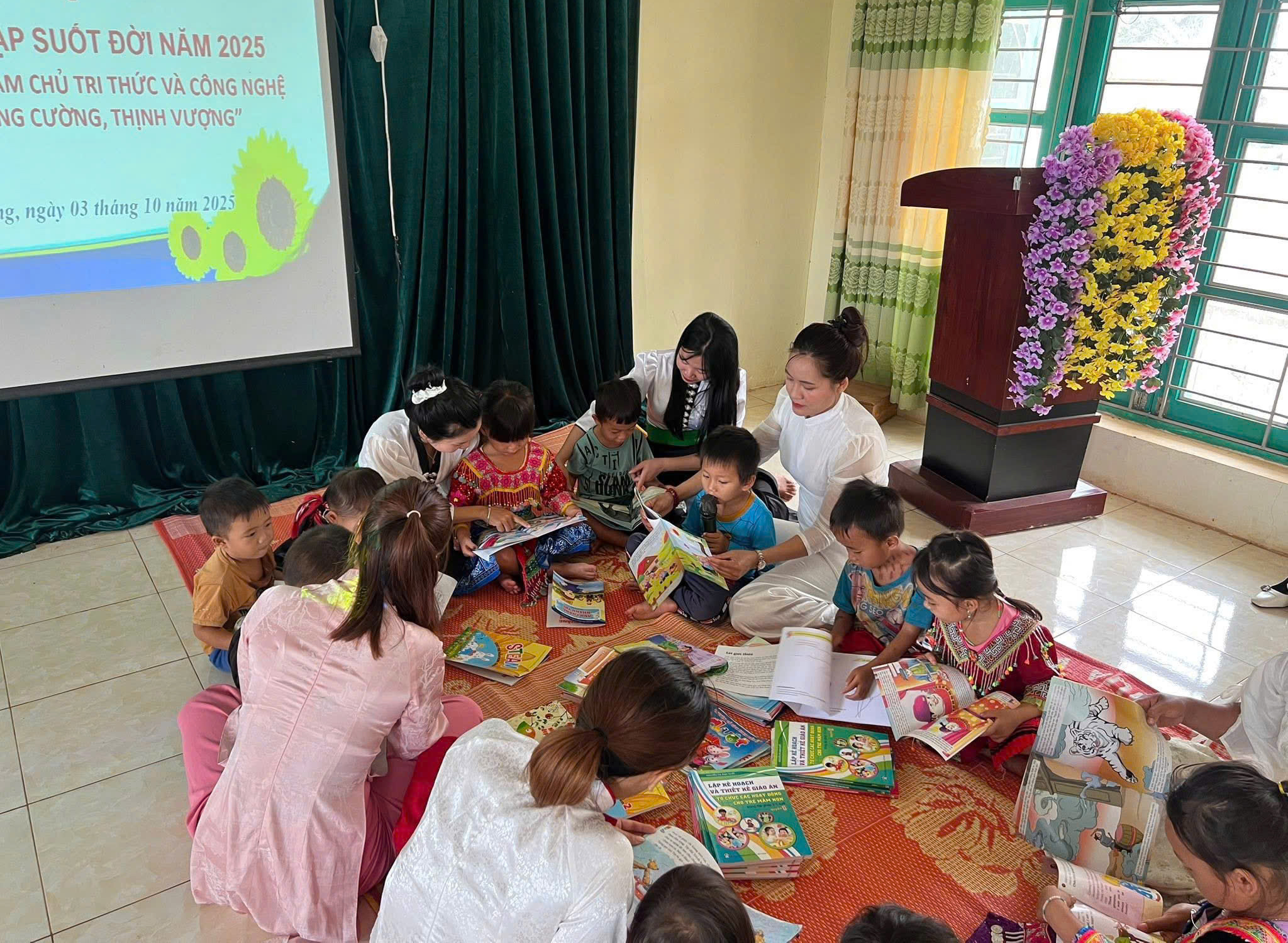 Chân dung cô giáo 'cắm bản' người Si La trúng cử đại biểu Quốc hội- Ảnh 5. Chân dung cô giáo 'cắm bản' người Si La trúng cử đại biểu Quốc hội- Ảnh 5.