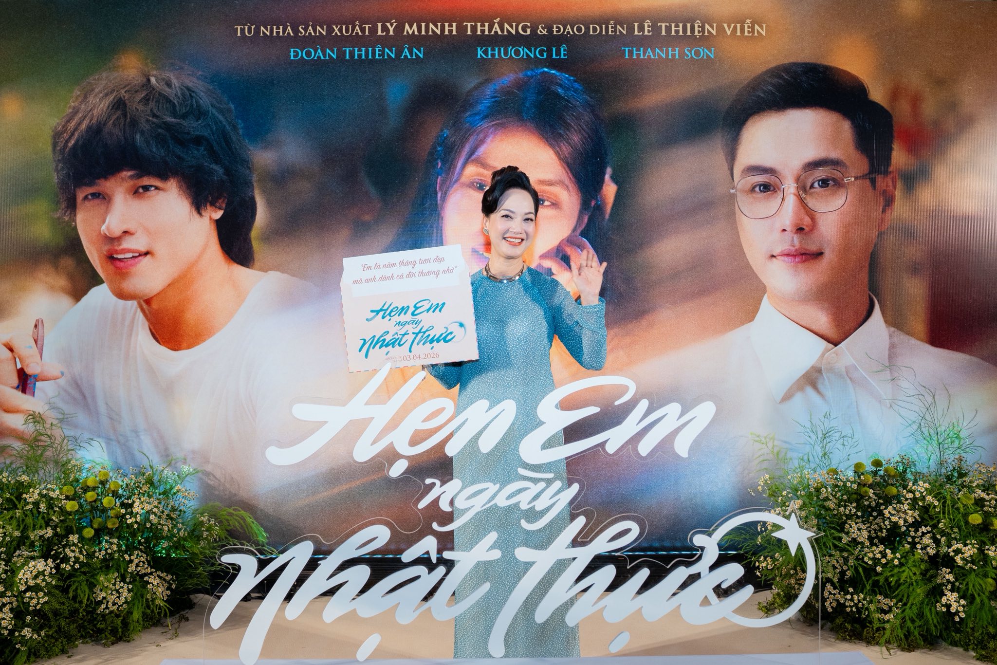 NSND Lê Khanh kể chuyện đạp Thương Tín lộn cổ xuống hồ sen vì bị hôn - Ảnh 1. NSND Lê Khanh kể chuyện đạp Thương Tín lộn cổ xuống hồ sen vì bị hôn - Ảnh 1.