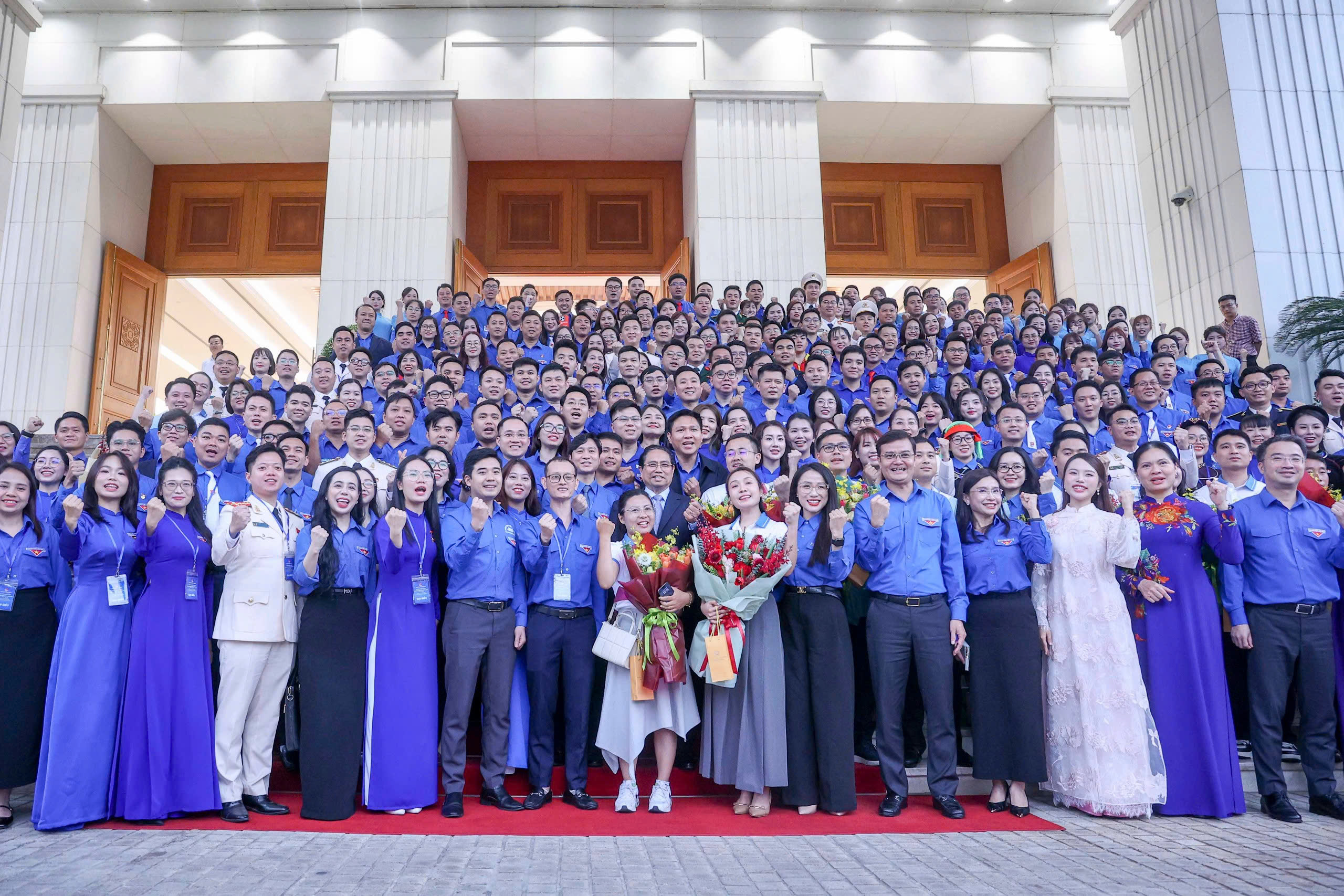 Thủ tướng Phạm Minh Ch&iacute;nh k&ecirc;u gọi thanh ni&ecirc;n vươn m&igrave;nh vượt qua giới hạn năm 2026 - Ảnh 4.