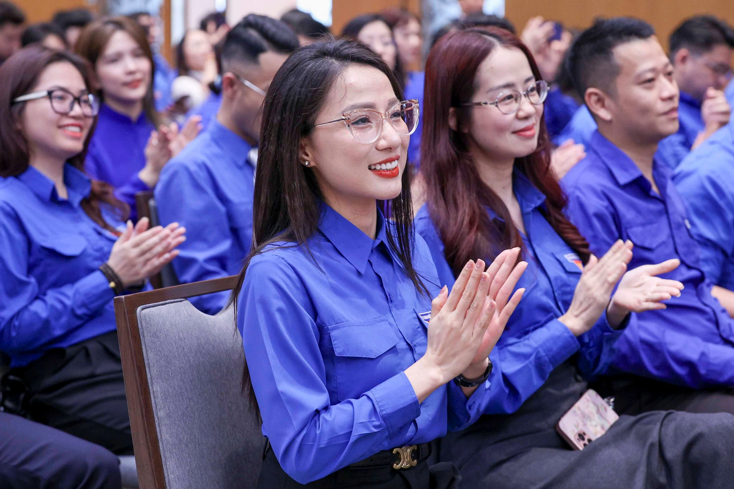 Thủ tướng Phạm Minh Ch&iacute;nh k&ecirc;u gọi thanh ni&ecirc;n vươn m&igrave;nh vượt qua giới hạn năm 2026 - Ảnh 5.