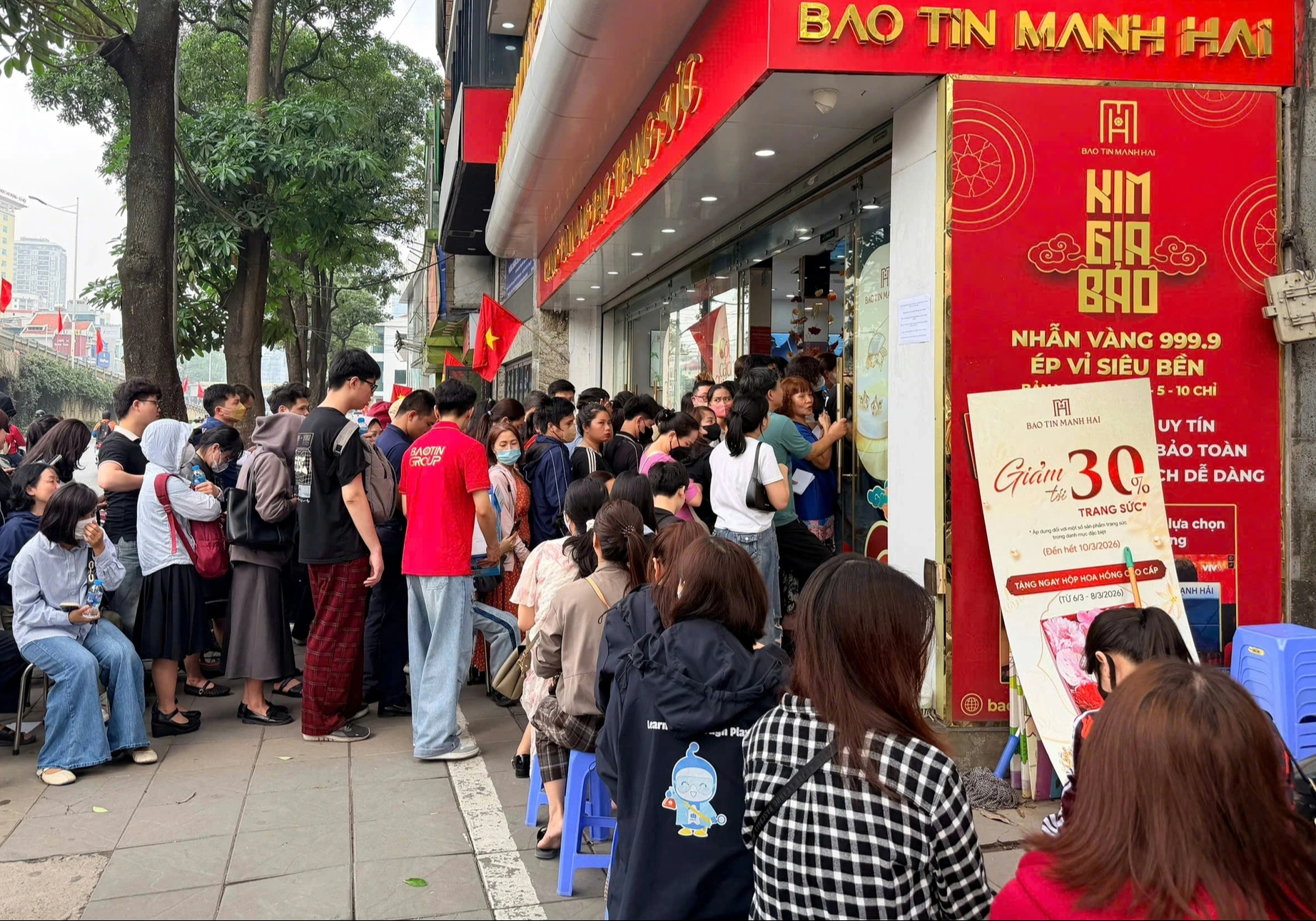 Mua vàng trả tiền trước , nhận vàng sau: Rủi ro và quy định cần biết năm 2026 - Ảnh 1.