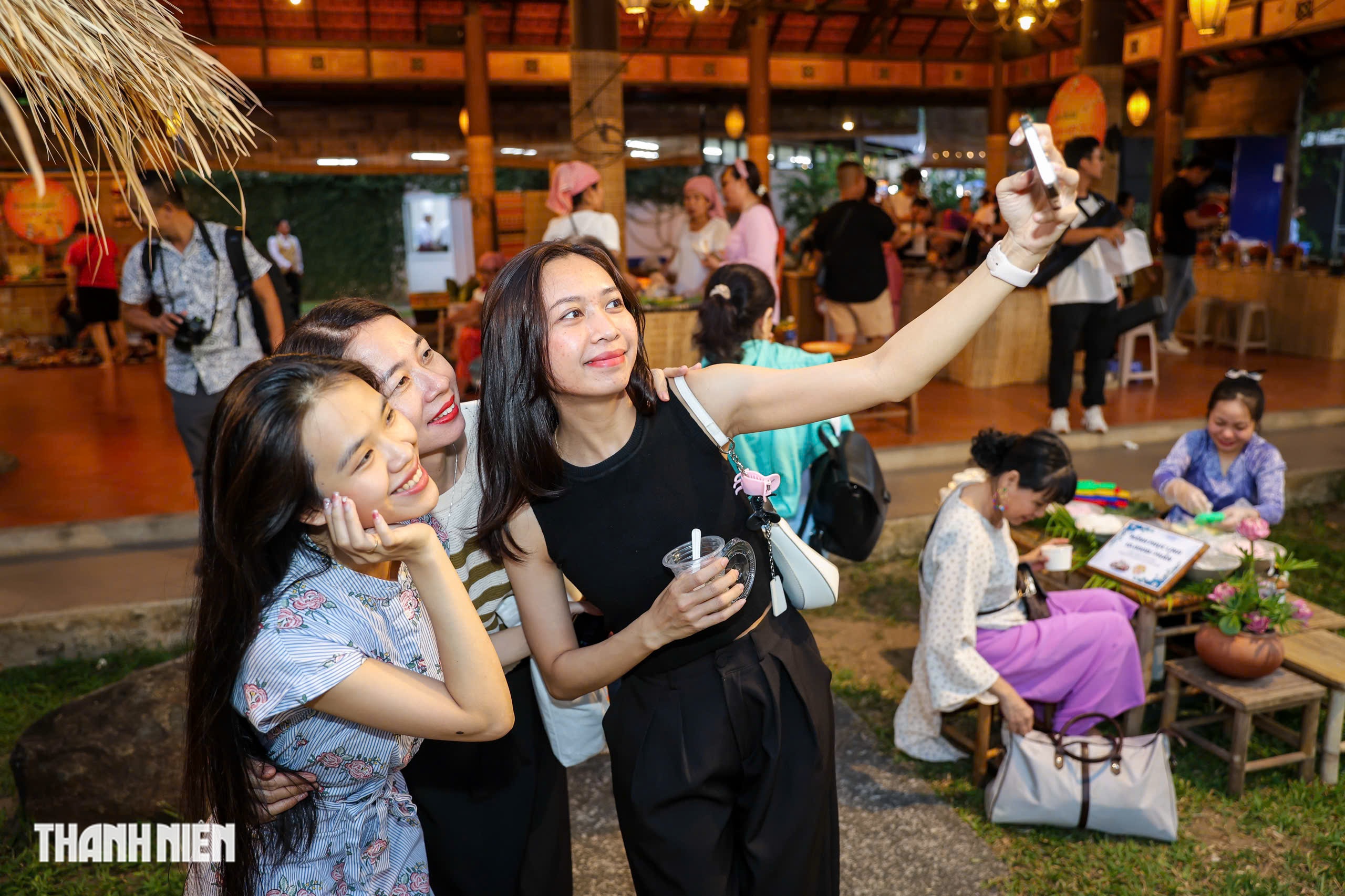 500 món ăn đặc sản 3 miền 'đổ bộ' lễ hội ẩm thực lớn nhất TP.HCM - Ảnh 10.