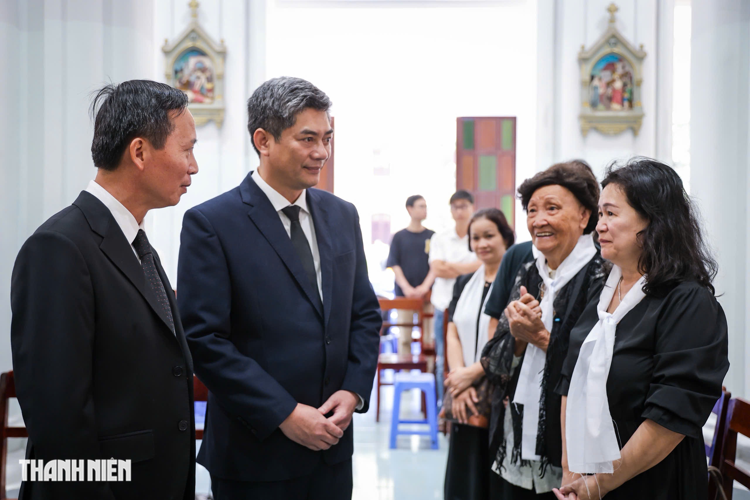 - Ảnh 4. - Ảnh 4.