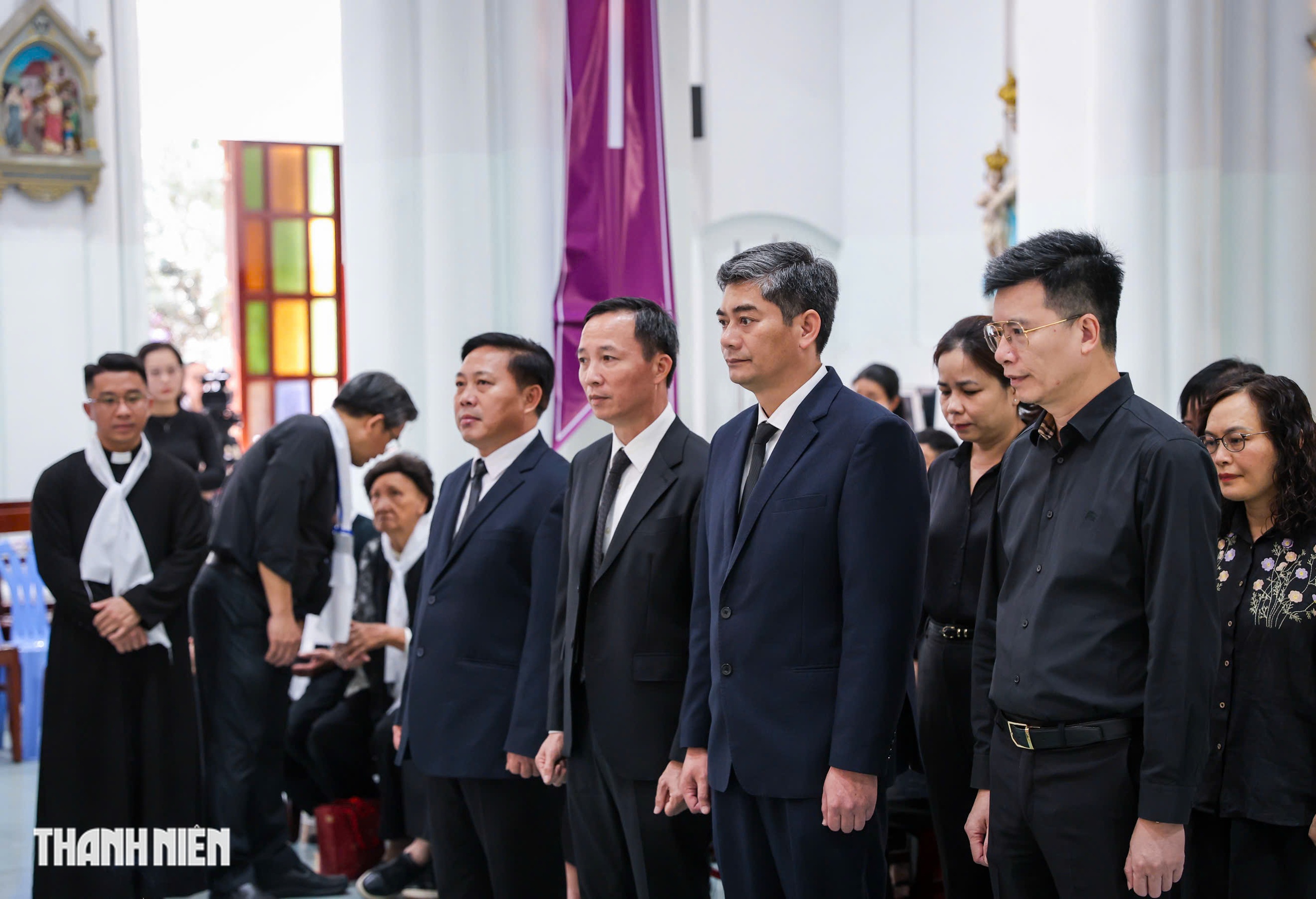 - Ảnh 1. Đoàn công tác của Bộ Dân tộc và Tôn giáo viếng tang Đức Hồng y Gioan Baotixita Phạm Minh Mẫn - Ảnh 1.