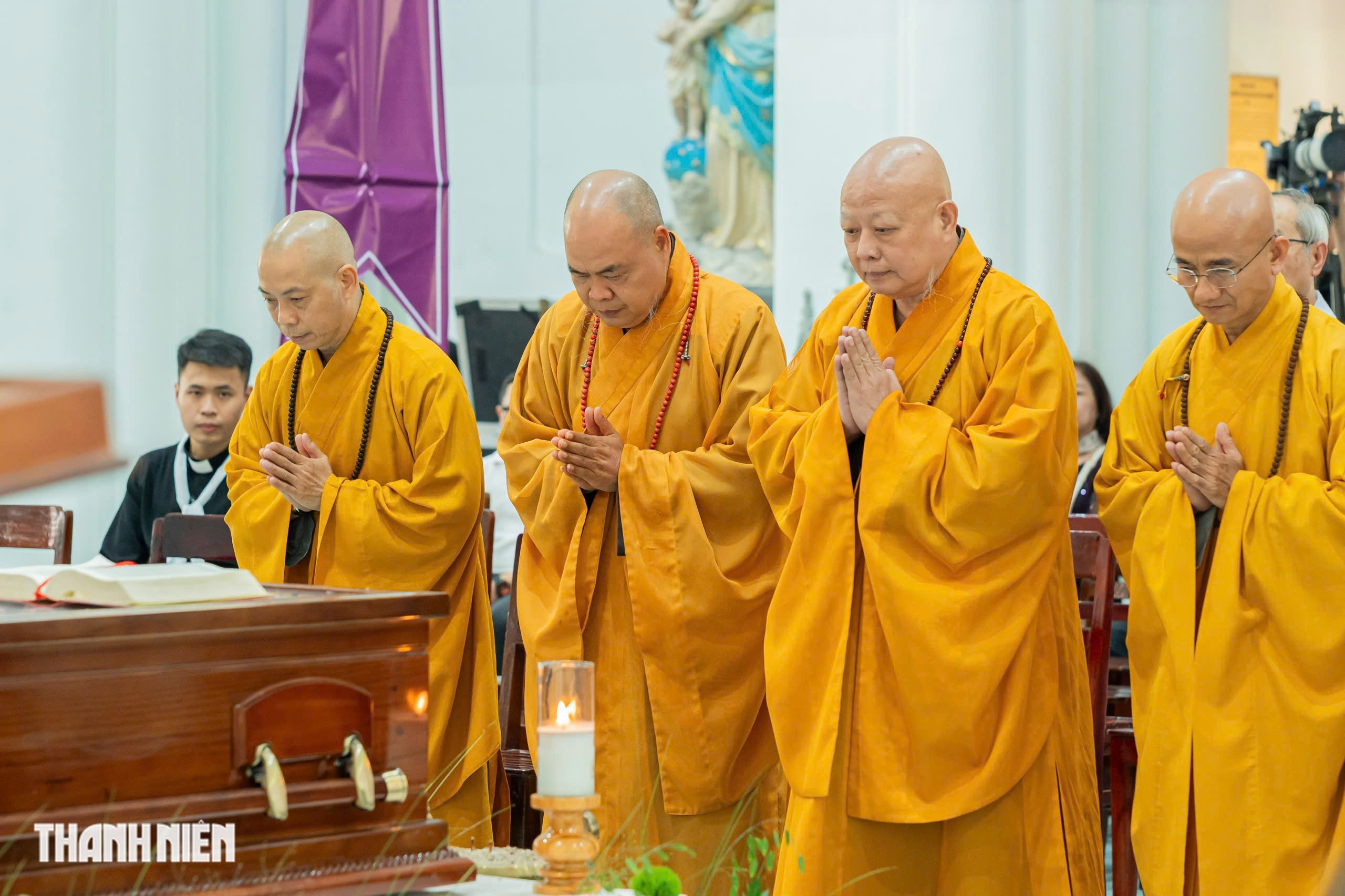 C&aacute;c đo&agrave;n t&ocirc;n gi&aacute;o bạn viếng Đức Hồng y Gioan Baotixita Phạm Minh Mẫn - Ảnh 1.