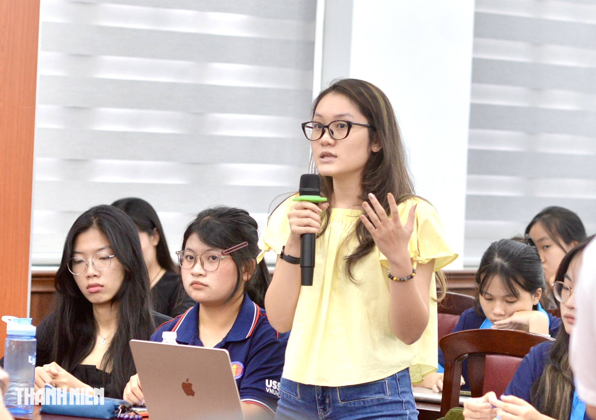 Giải mã nghề công tác xã hội: 'Lương là cho trước nhận sau' - Ảnh 6.