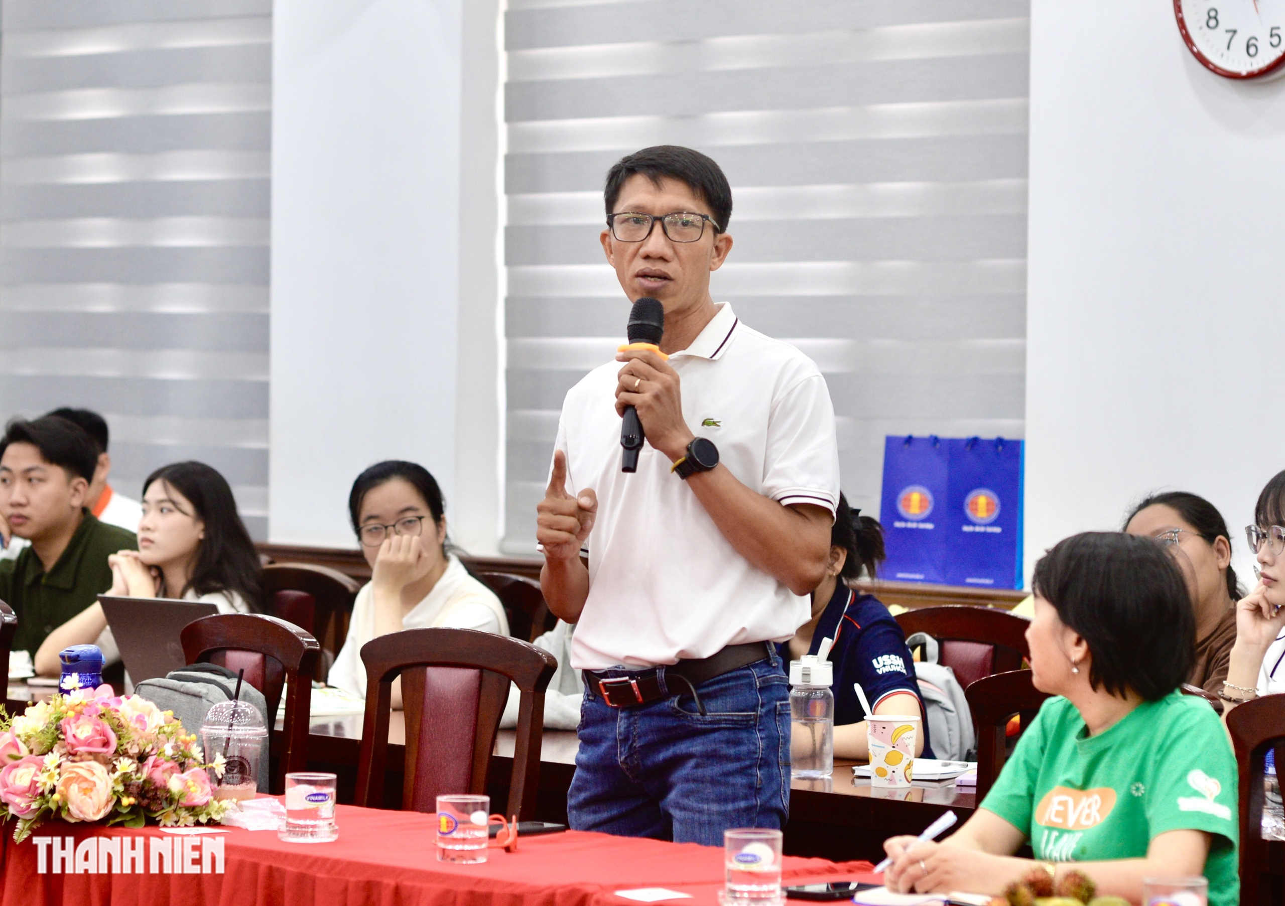 Giải mã nghề công tác xã hội: 'Lương là cho trước nhận sau' - Ảnh 5.