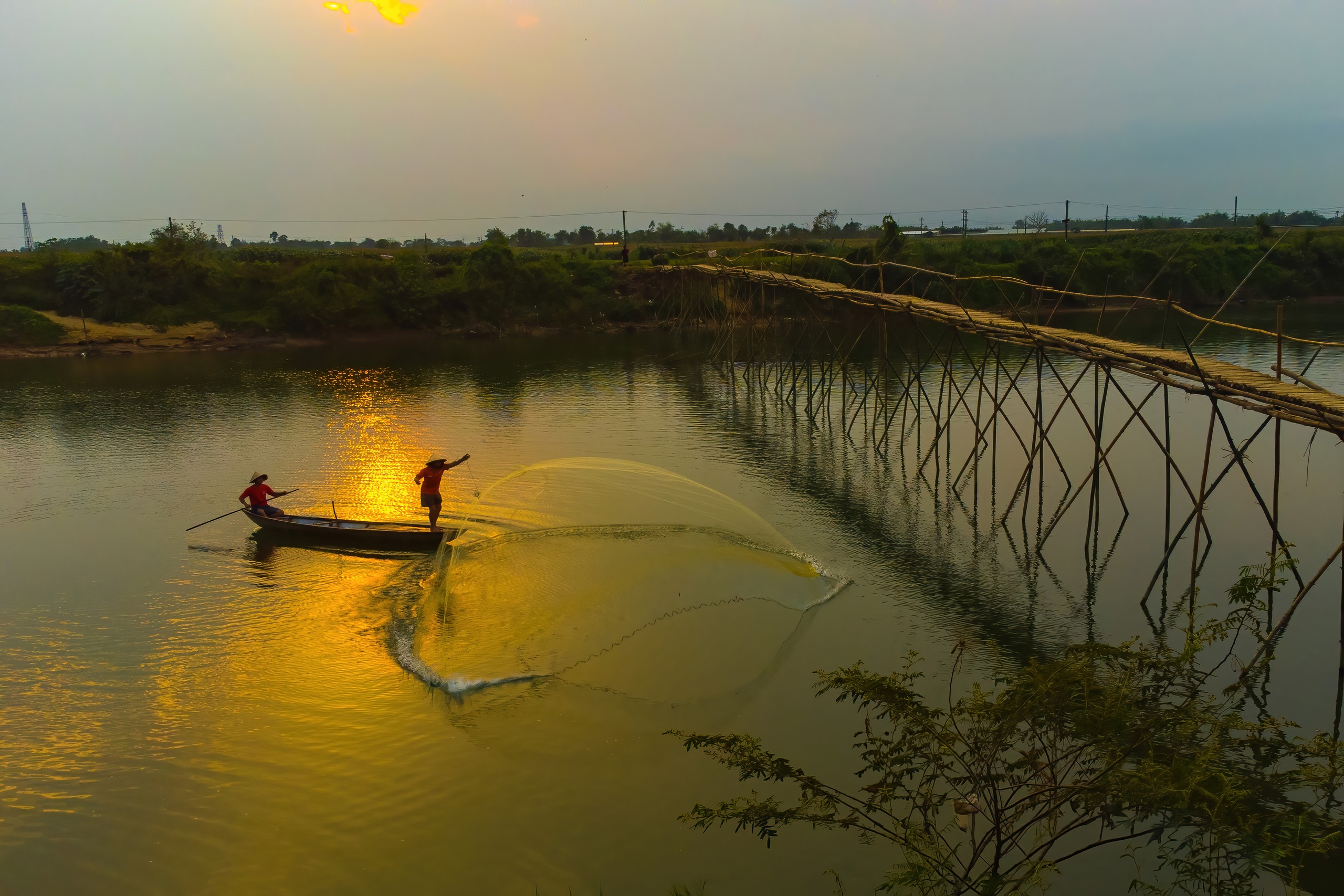 Khoảnh khắc b&igrave;nh y&ecirc;n nơi c&acirc;y cầu tre độc đ&aacute;o ở Đ&agrave; Nẵng - Ảnh 2.