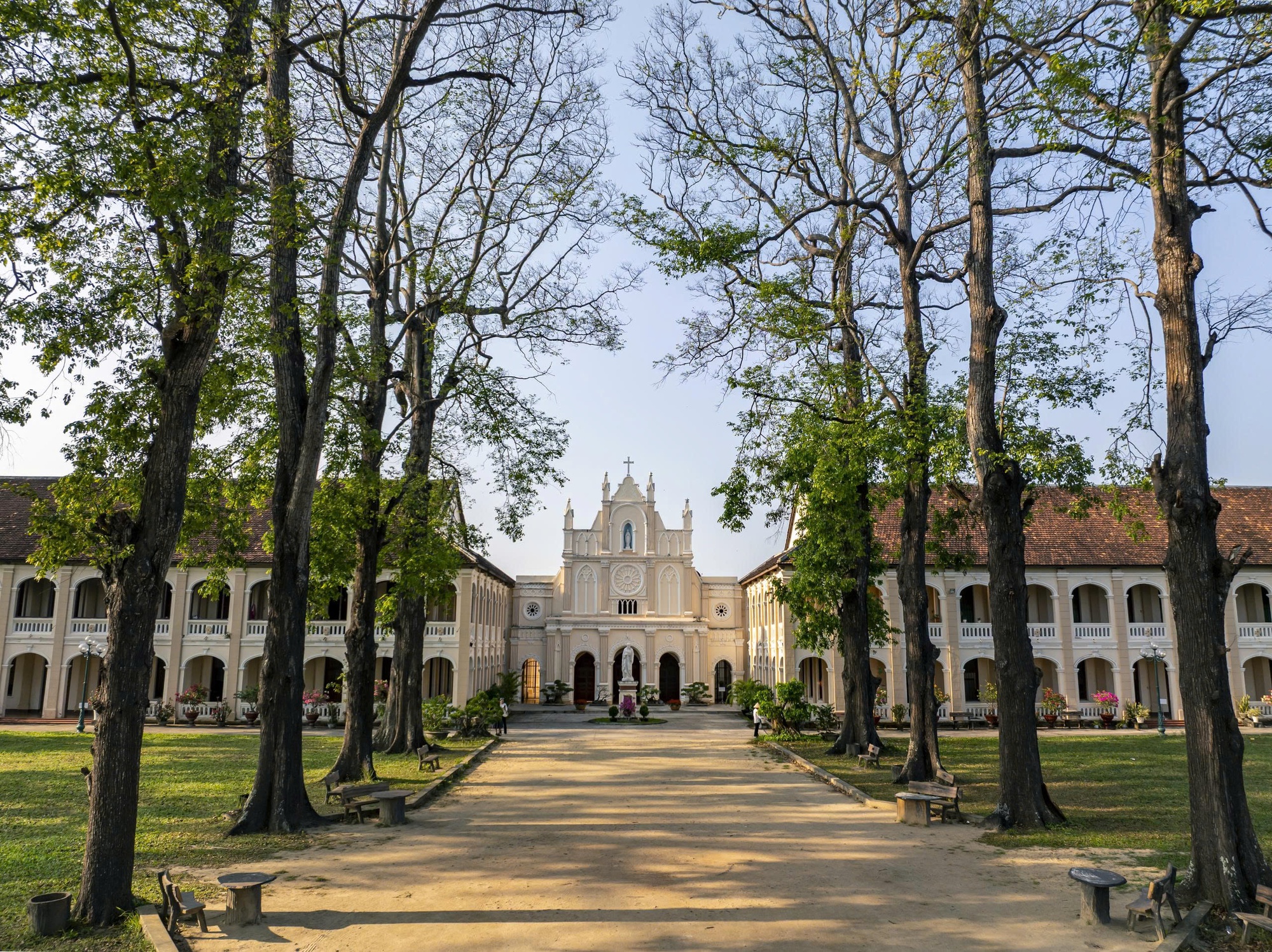 Những nh&agrave; thờ độc đ&aacute;o: L&agrave;ng S&ocirc;ng - nơi chữ Quốc ngữ in dấu hơn một thế kỷ- Ảnh 3.