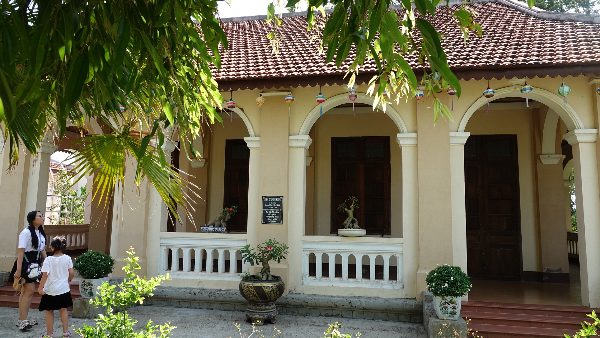 Những nh&agrave; thờ độc đ&aacute;o: L&agrave;ng S&ocirc;ng - nơi chữ Quốc ngữ in dấu hơn một thế kỷ- Ảnh 5.