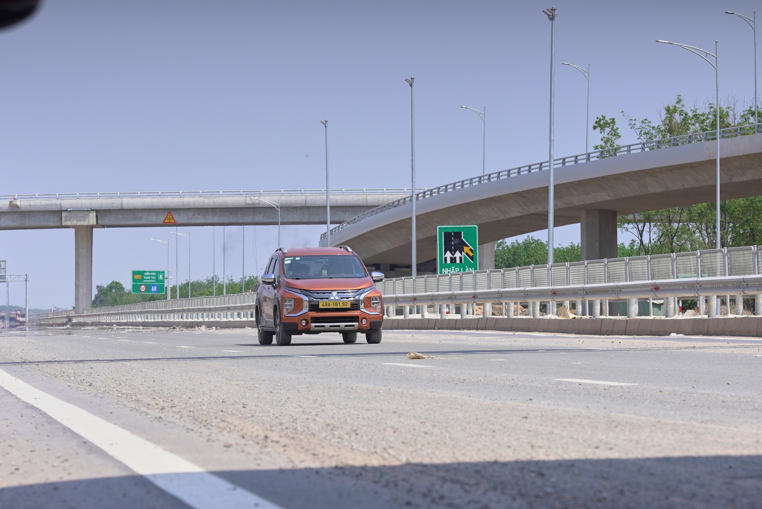 Trường hợp nào bắt buộc đặt biển cảnh báo sau ô tô 150 mét trên cao tốc?- Ảnh 4. Trường hợp nào bắt buộc đặt biển cảnh báo sau ô tô 150 mét trên cao tốc?- Ảnh 4.