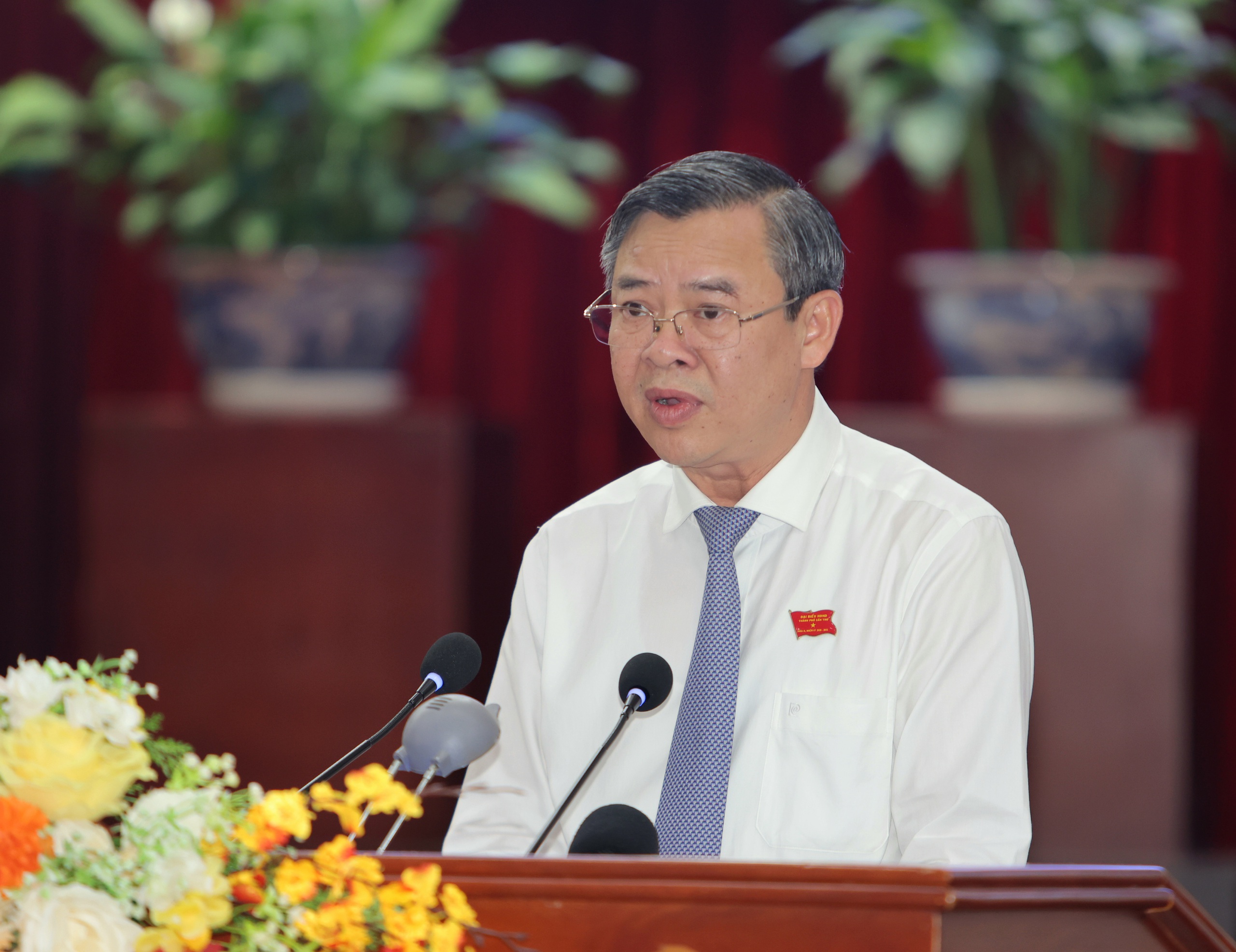 Ông Trương Cảnh Tuyên làm Chủ tịch UBND thành phố Cần Thơ - Ảnh 2.