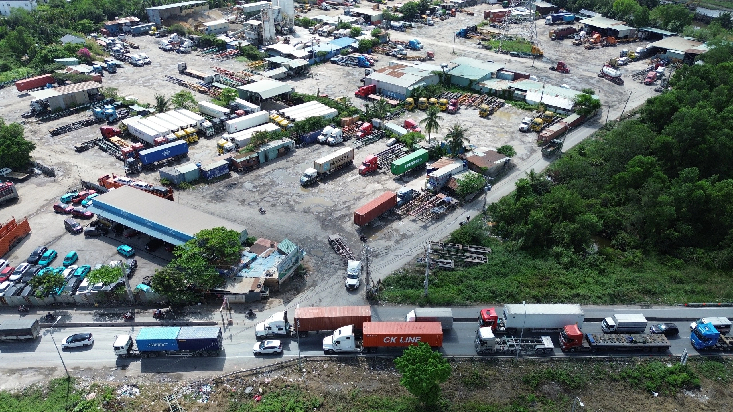 Sau loạt bài của Thanh Niên, TP.HCM ra văn bản khẩn siết bãi xe Võ Chí Công - Ảnh 2.