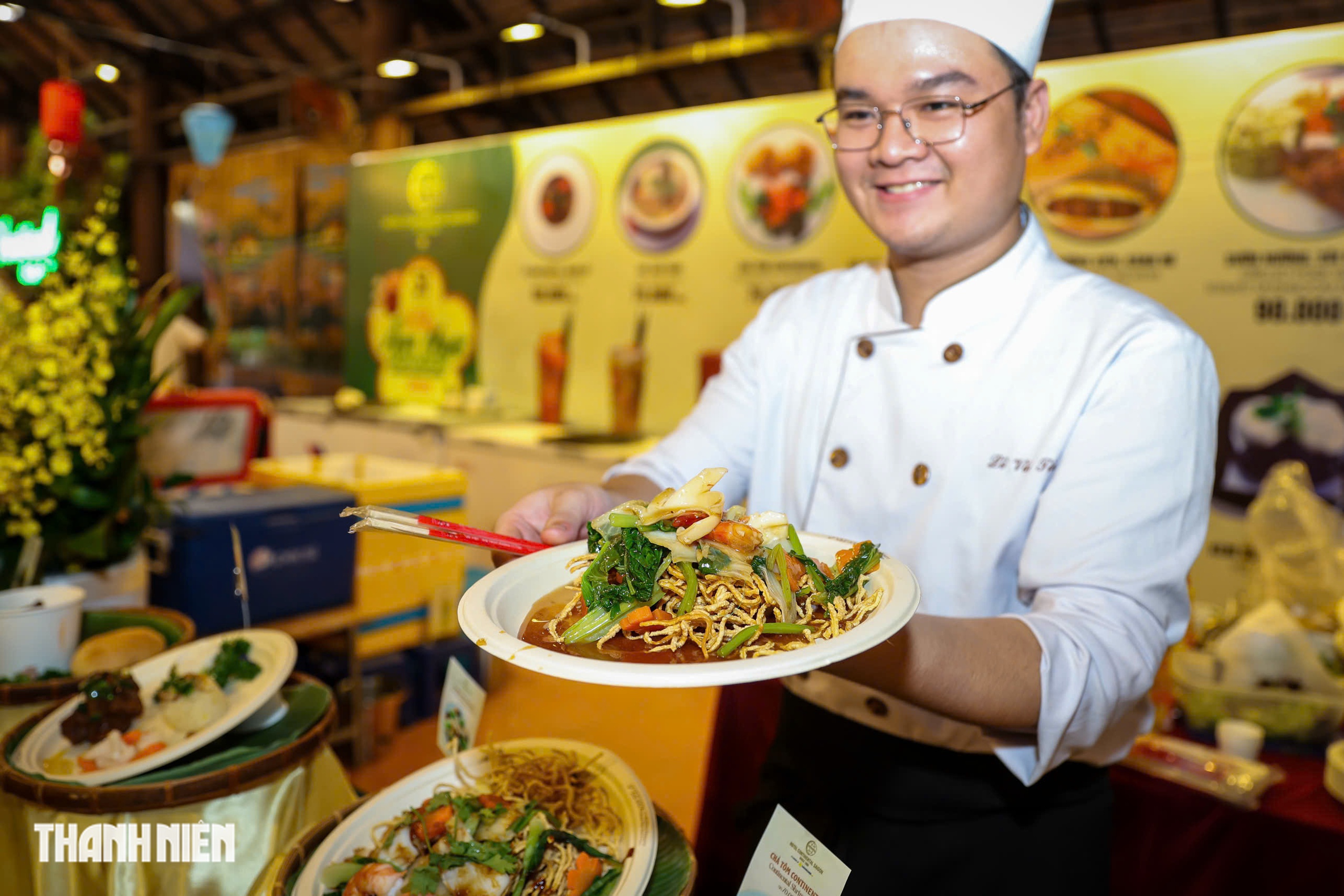 Lễ hội ẩm thực 500 món từ khách sạn 4, 5 sao ở TP.HCM: Giá bình dân, khách đông nghịt- Ảnh 2. Lễ hội ẩm thực 500 món từ khách sạn 4, 5 sao ở TP.HCM: Giá bình dân, khách đông nghịt- Ảnh 2.