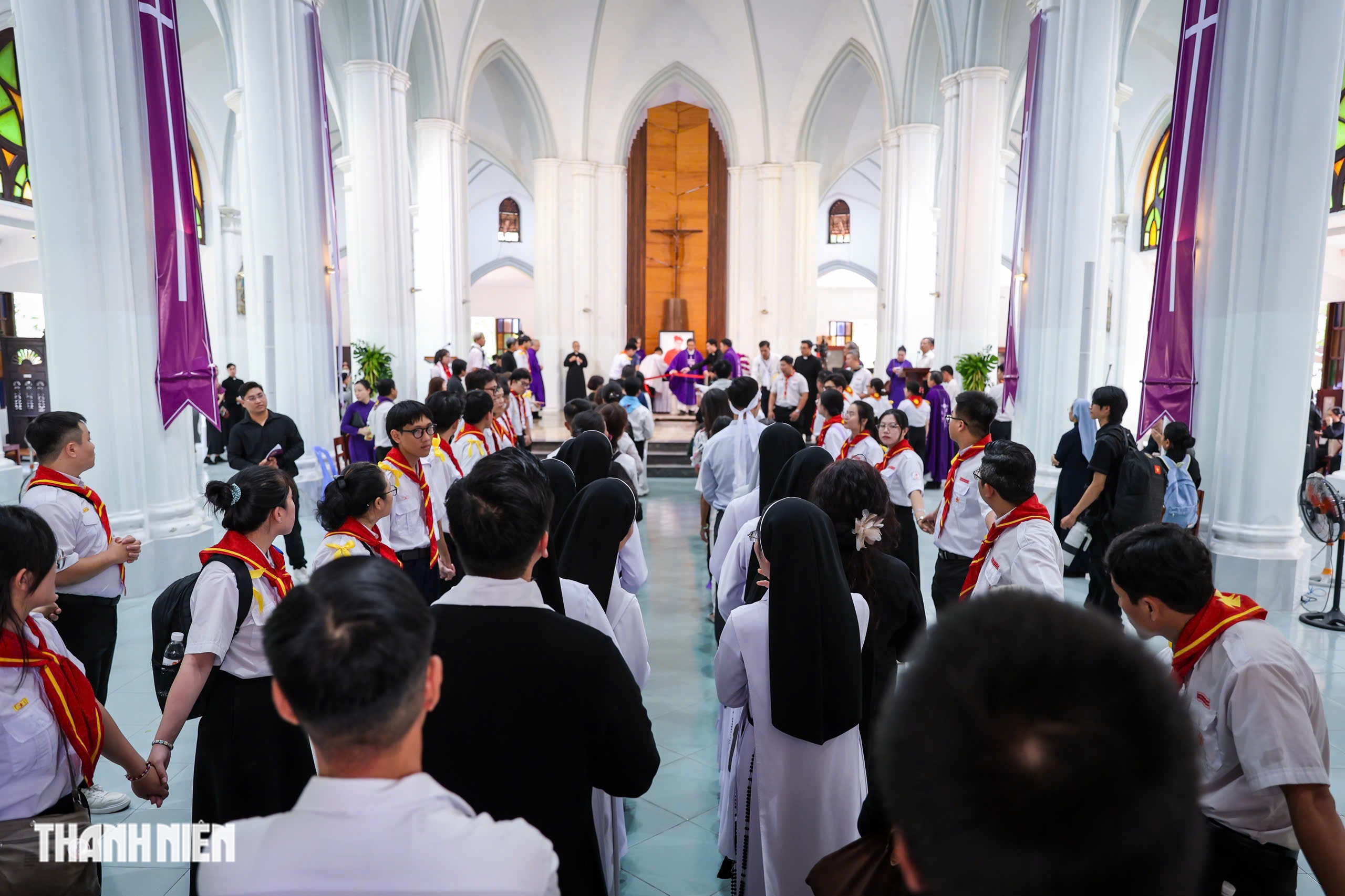 Đức Hồng y Gioan Baotixita Phạm Minh Mẫn về nơi an nghỉ cuối c&ugrave;ng- Ảnh 11.