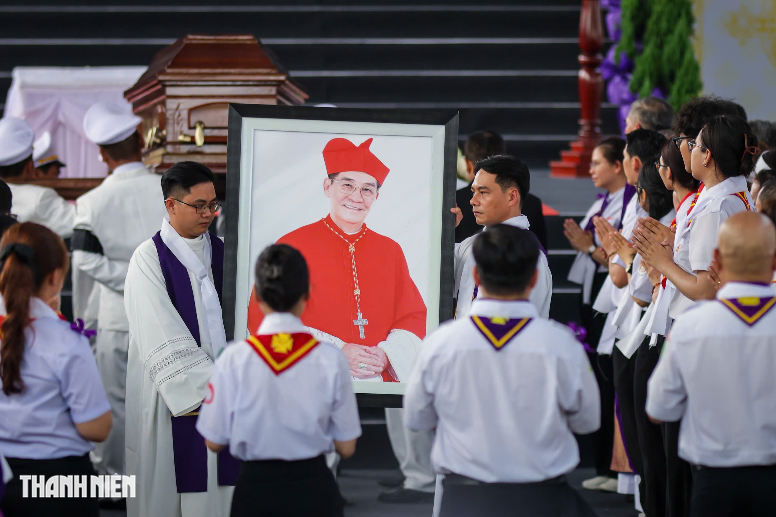 Đức Hồng y Gioan Baotixita Phạm Minh Mẫn về nơi an nghỉ cuối c&ugrave;ng- Ảnh 7.