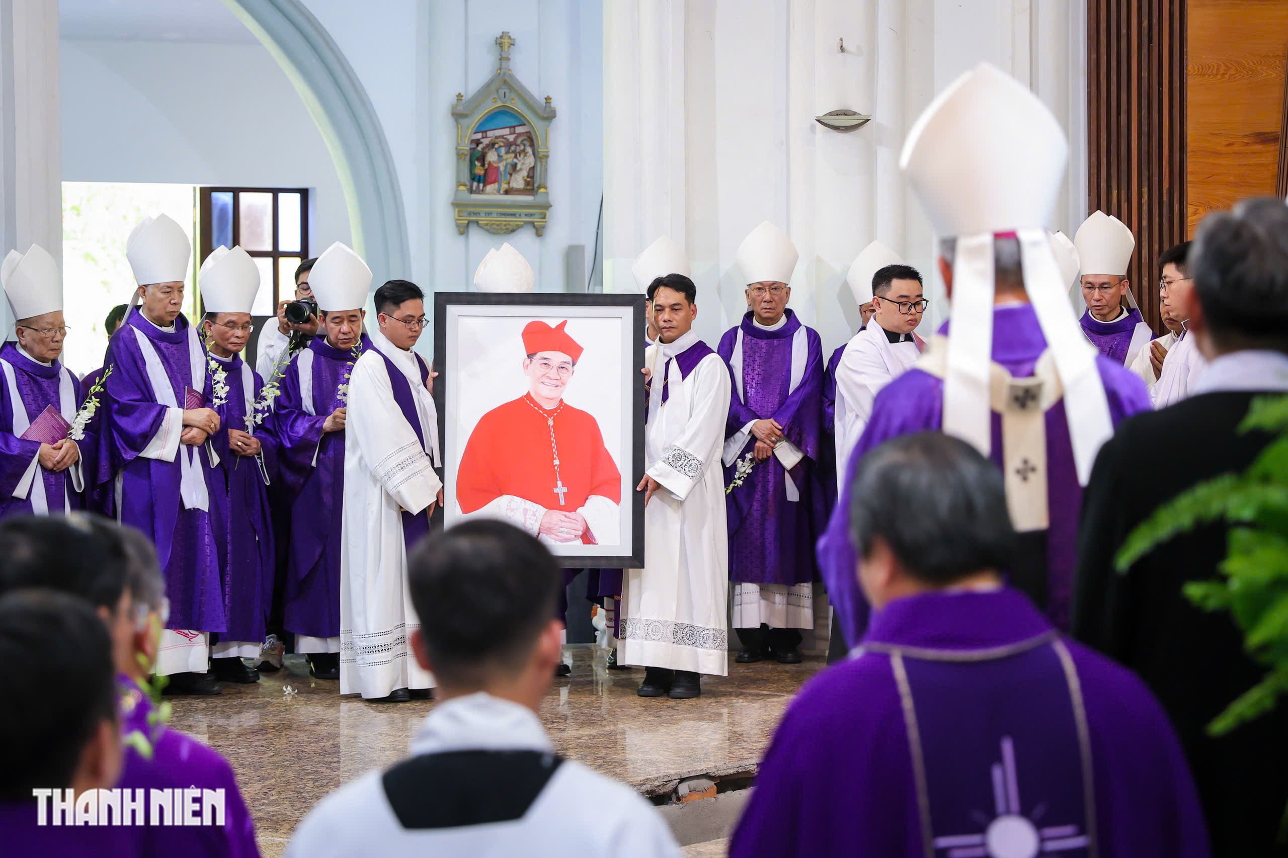 Đức Hồng y Gioan Baotixita Phạm Minh Mẫn về nơi an nghỉ cuối c&ugrave;ng- Ảnh 10.