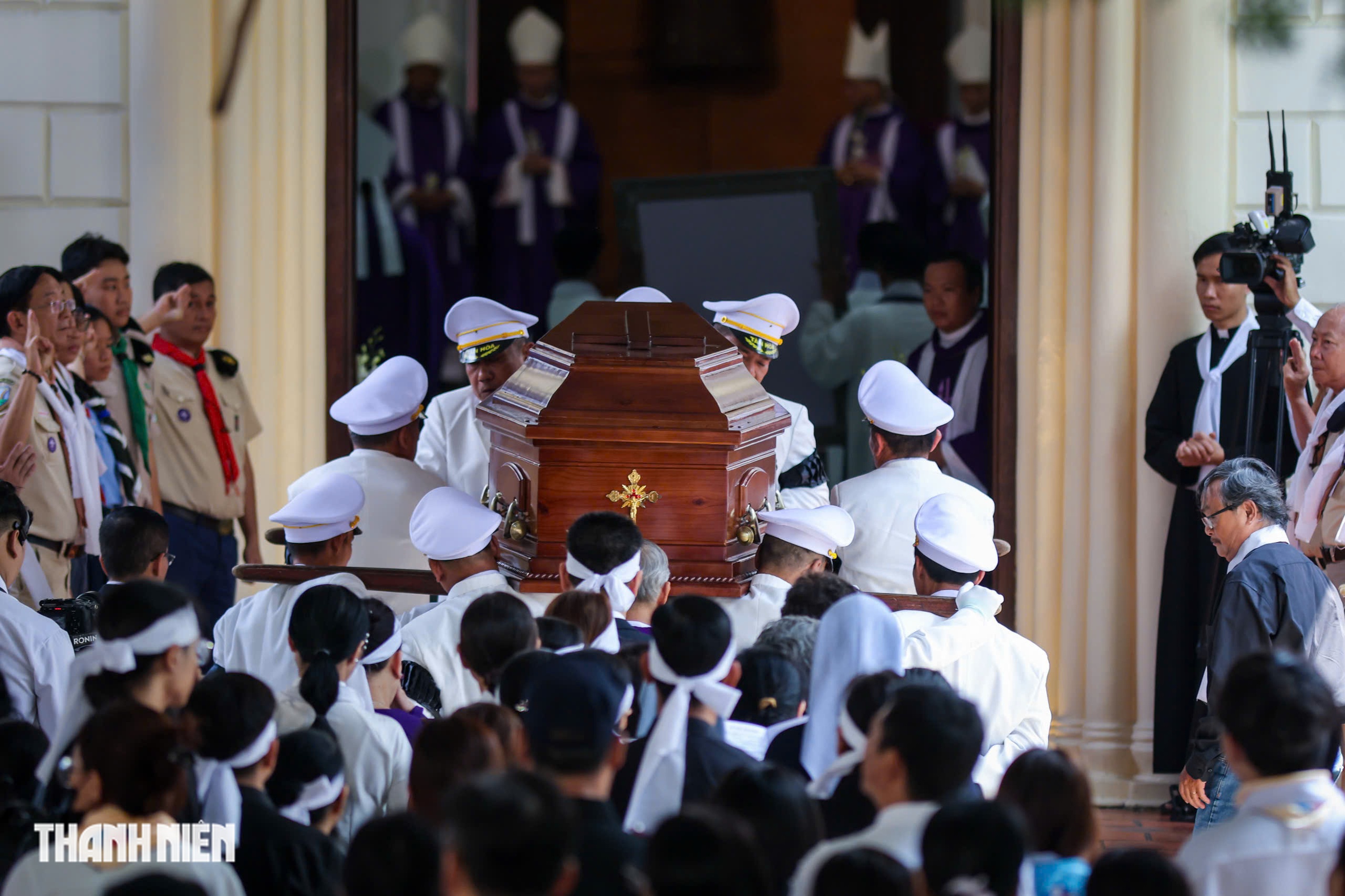 Đức Hồng y Gioan Baotixita Phạm Minh Mẫn về nơi an nghỉ cuối c&ugrave;ng- Ảnh 8.