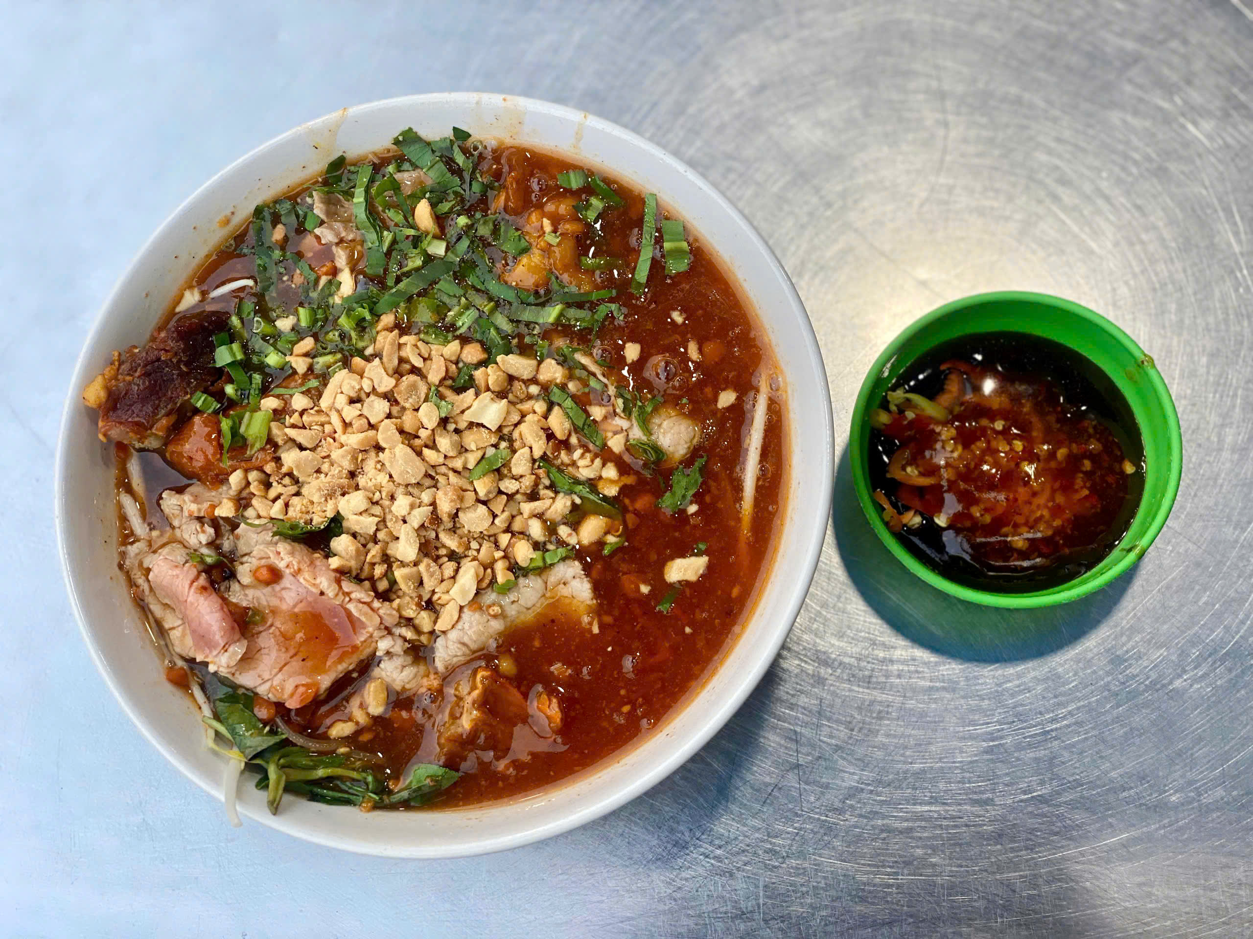 B&iacute; mật của t&ocirc; hủ tiếu trứ danh đất Mỹ Tho- Ảnh 1.