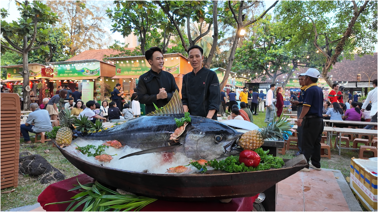 Lễ hội ẩm thực: 500 món ngon níu chân thực khách giữa lòng TP.HCM - Ảnh 1.