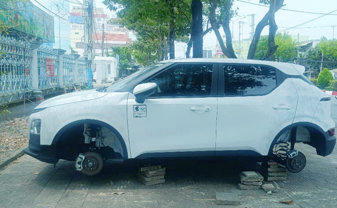 Trộm 4 bánh xe ô tô ở Cà Mau do thấy ghét, lãnh 9 tháng tù - Ảnh 2.