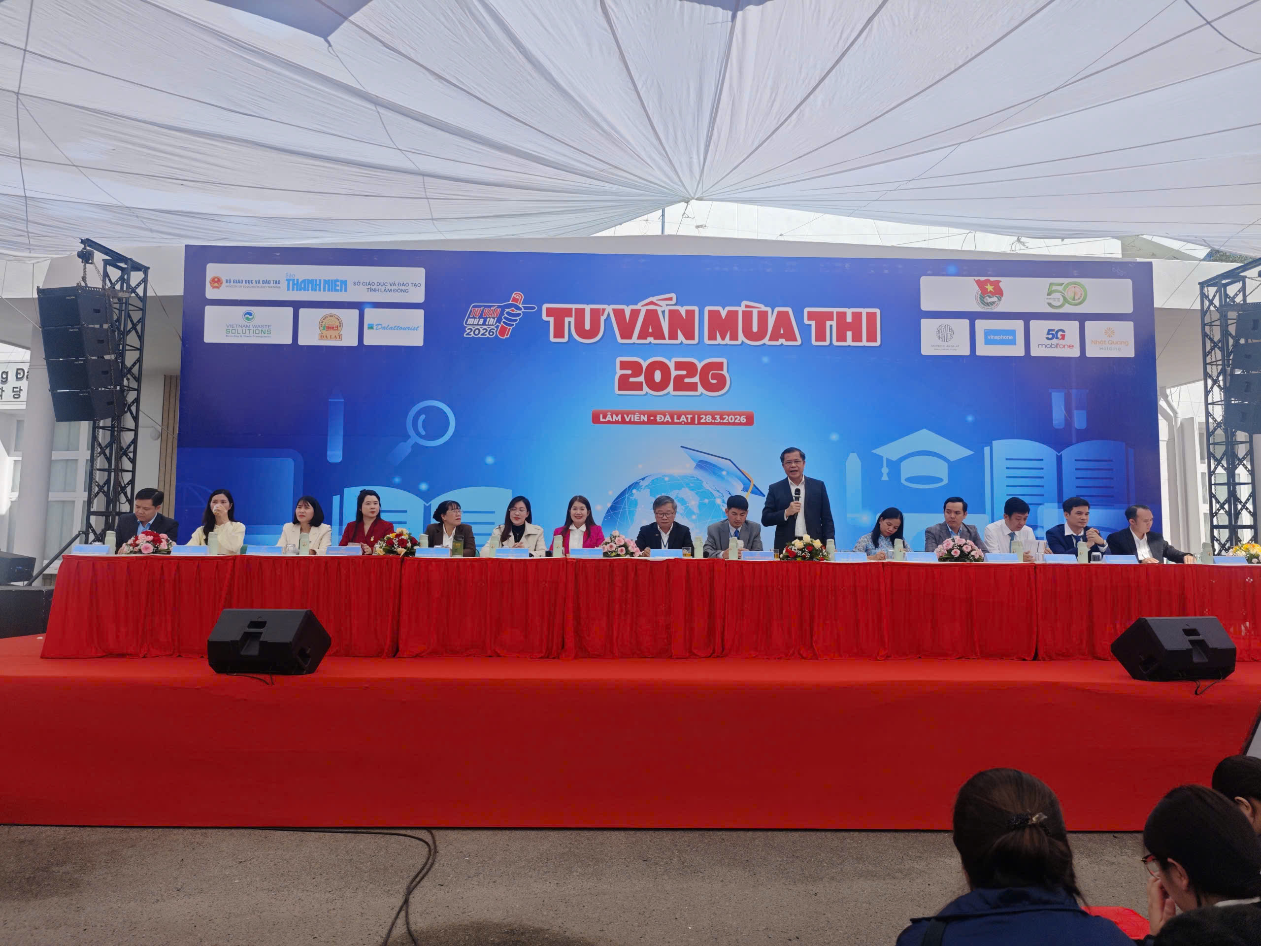 Vừa uống c&agrave; ph&ecirc; Đ&agrave; Lạt vừa... biết th&ocirc;ng tin thi tốt nghiệp THPT 2026- Ảnh 9.