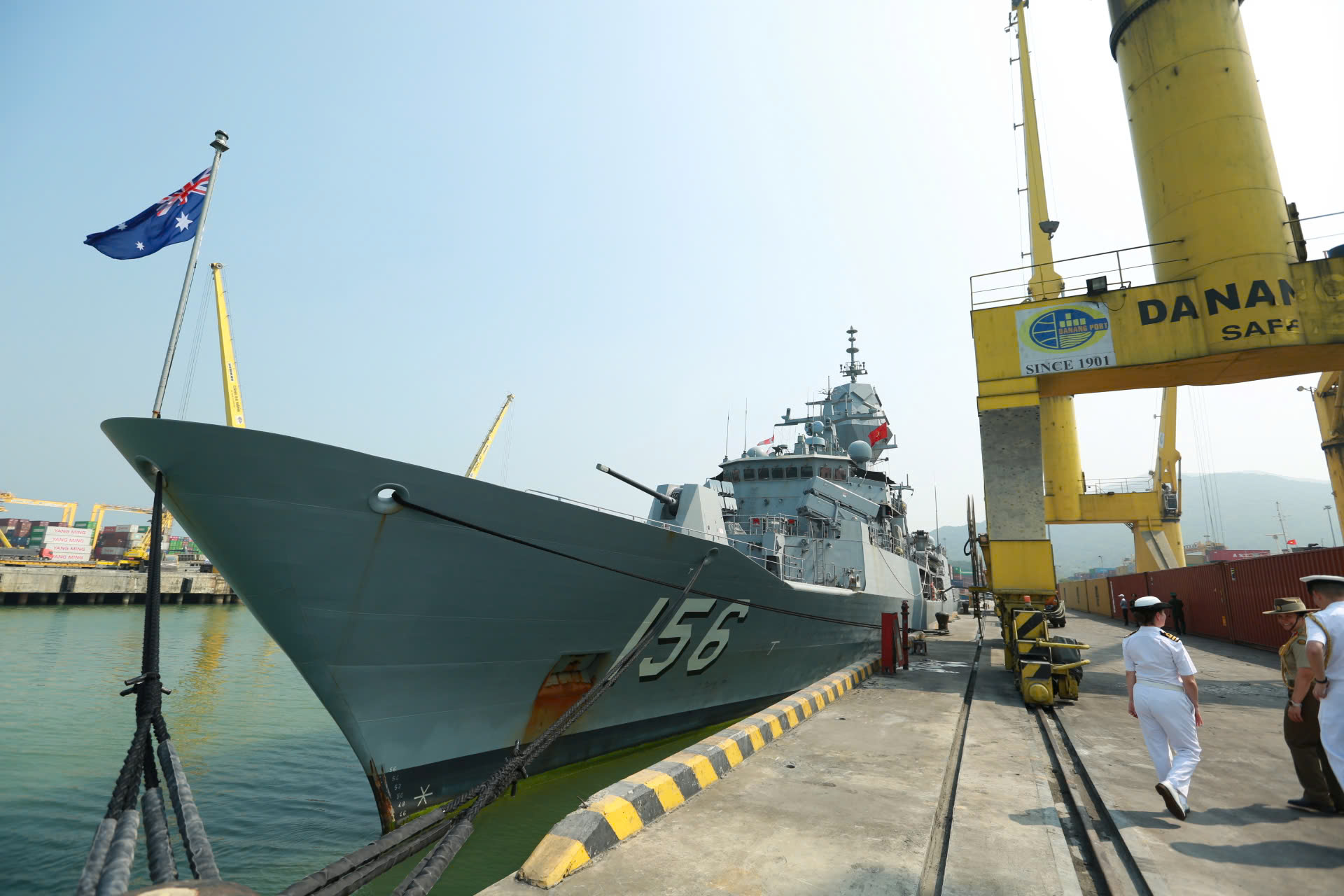 T&agrave;u HMAS Toowoomba của Hải qu&acirc;n &Uacute;c thăm Đ&agrave; Nẵng v&agrave; ph&aacute;t triển quan hệ quốc ph&ograve;ng - Ảnh 1.
