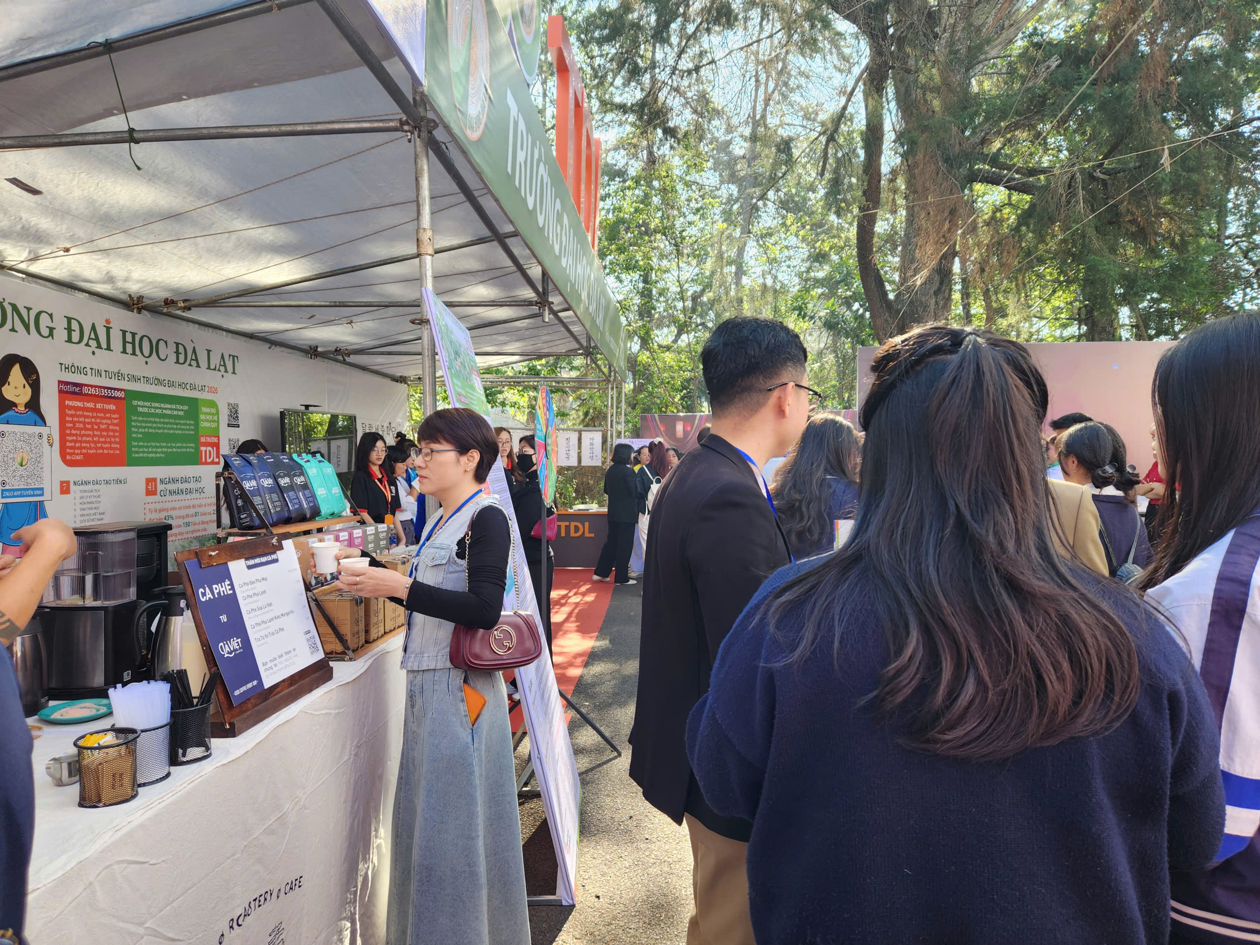 Vừa uống c&agrave; ph&ecirc; Đ&agrave; Lạt vừa... biết th&ocirc;ng tin thi tốt nghiệp THPT 2026- Ảnh 7.