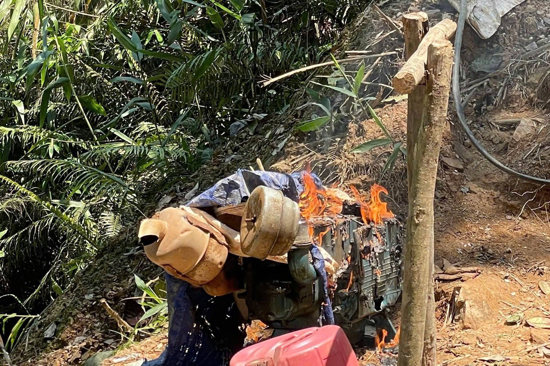 Đà Nẵng: Phát hiện 'công xưởng' khai thác vàng trái phép giữa rừng sâu Khe Ma- Ảnh 2. Đà Nẵng: Phát hiện 'công xưởng' khai thác vàng trái phép giữa rừng sâu Khe Ma- Ảnh 2.