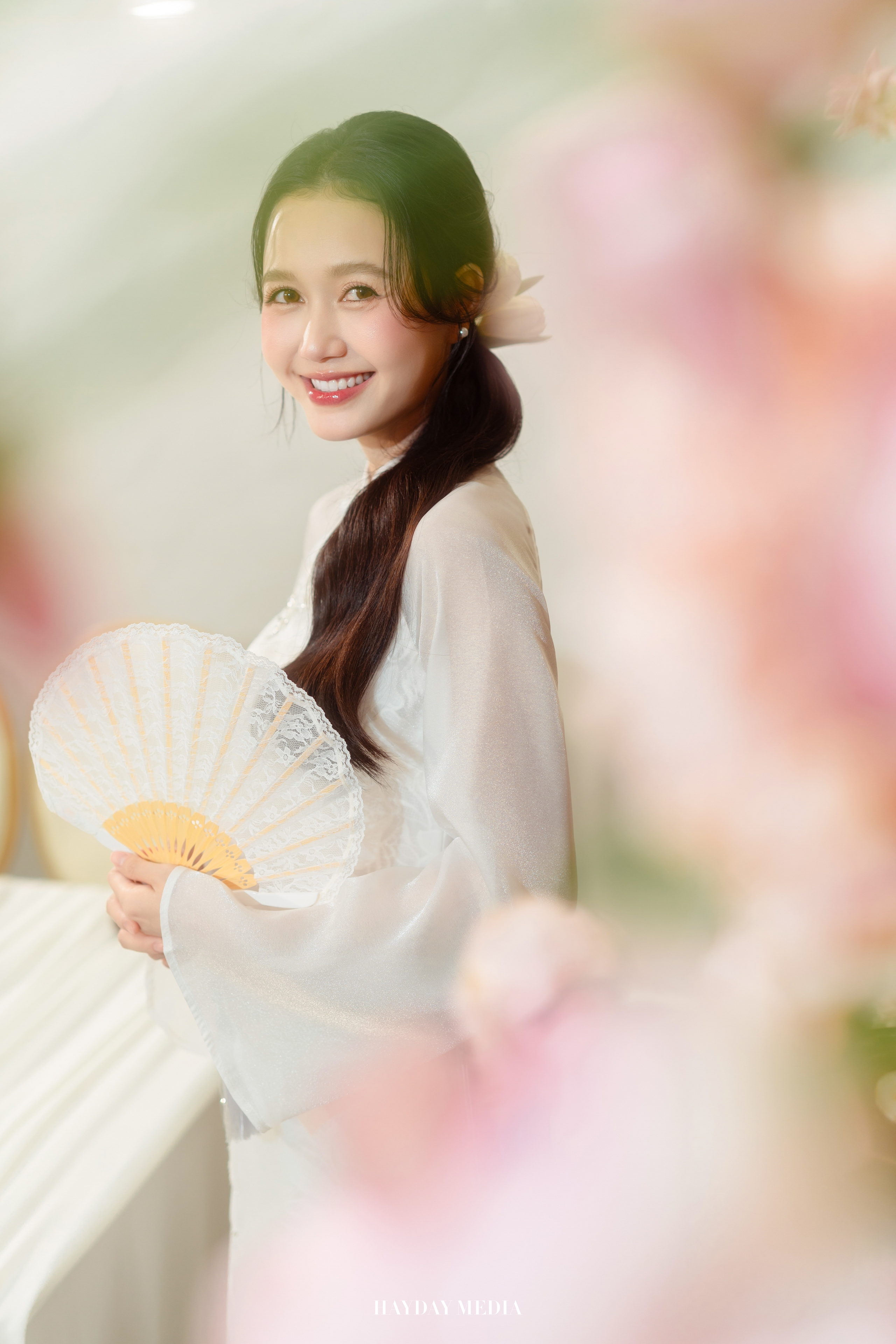 Diễn vi&ecirc;n Nhung Gumiho bật kh&oacute;c trong lễ vu quy với chồng nhạc sĩ - Ảnh 3.