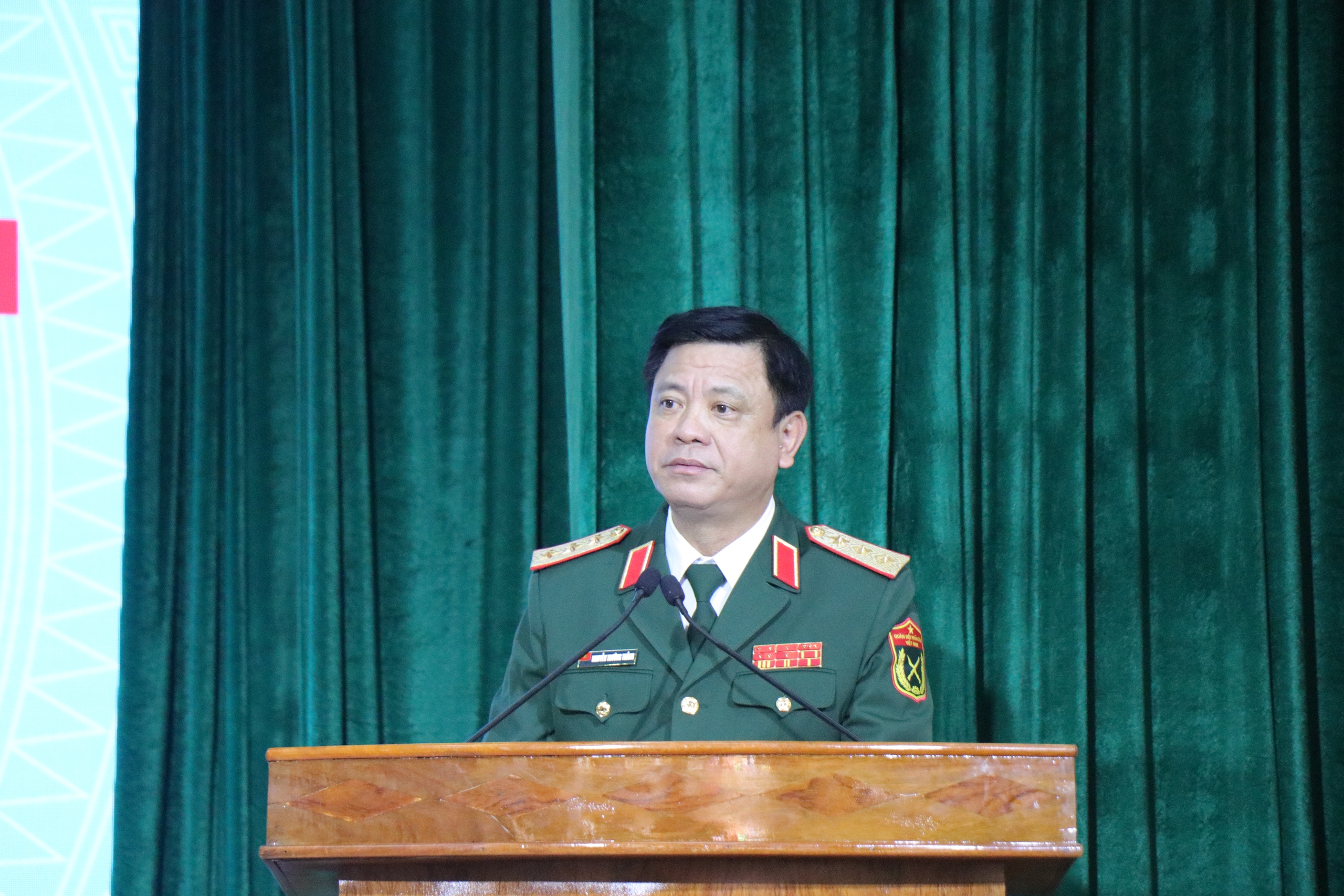 Bộ Quốc phòng trao Quân kỳ Quyết thắng cho Trường Thiếu sinh quân miền Nam - Ảnh 3.