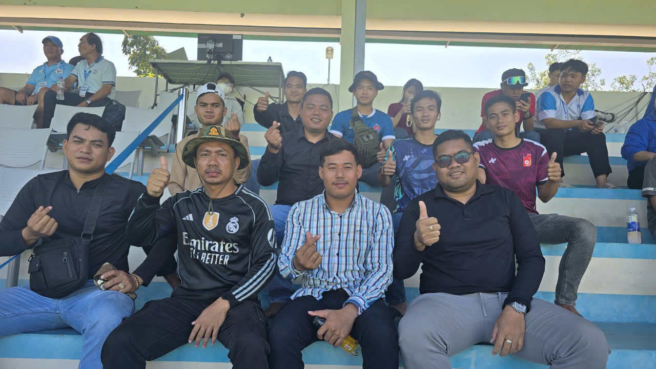 Những CĐV đặc biệt của Trường ĐH Svay Rieng- Ảnh 1.