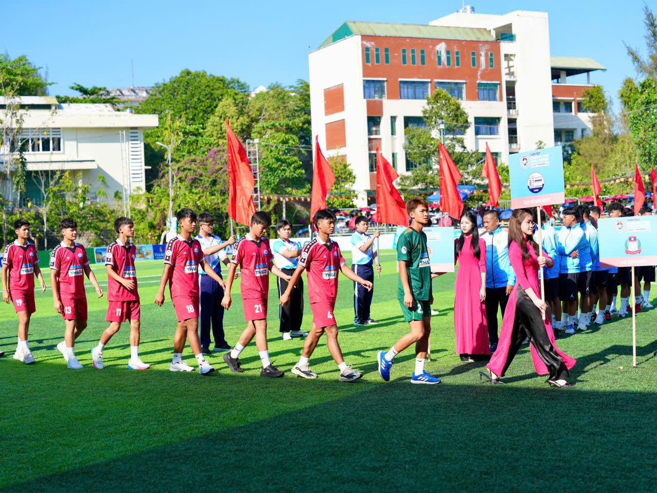 Khai mạc giải bóng đá Thanh Niên sinh viên quốc tế lần II - 2026 cúp Thaco- Ảnh 3. Khai mạc giải bóng đá Thanh Niên sinh viên quốc tế lần II - 2026 cúp Thaco- Ảnh 3.