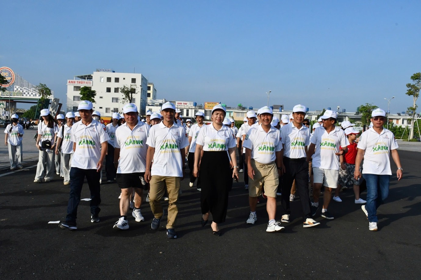 EVNSPC với nhiều hoạt động ý nghĩa hưởng ứng Giờ trái đất 2026- Ảnh 12. EVNSPC với nhiều hoạt động ý nghĩa hưởng ứng Giờ trái đất 2026- Ảnh 12.