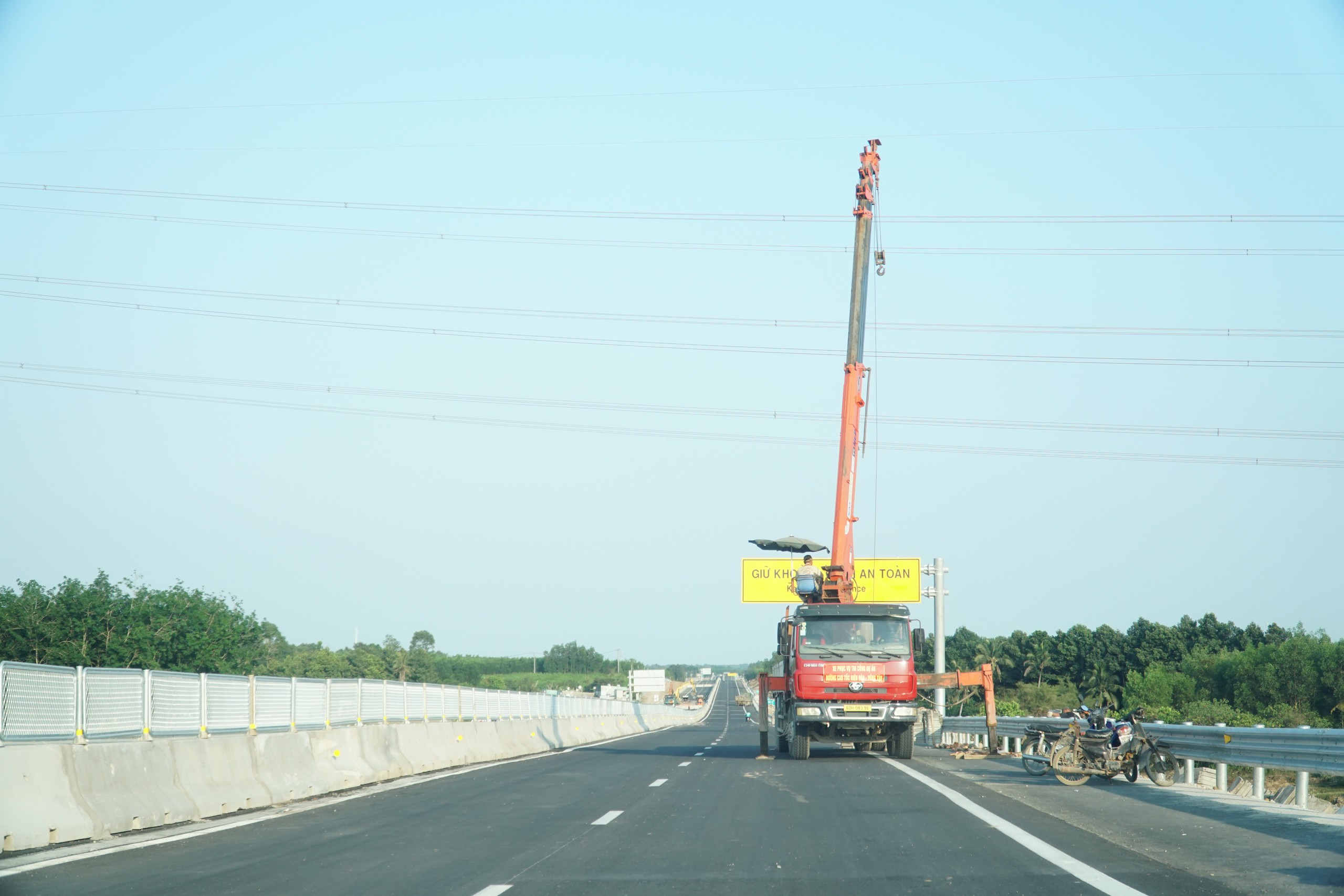 Vì sao cao tốc Biên Hòa - Vũng Tàu chưa kịp khai thác tạm trong tháng 3.2026?- Ảnh 2.